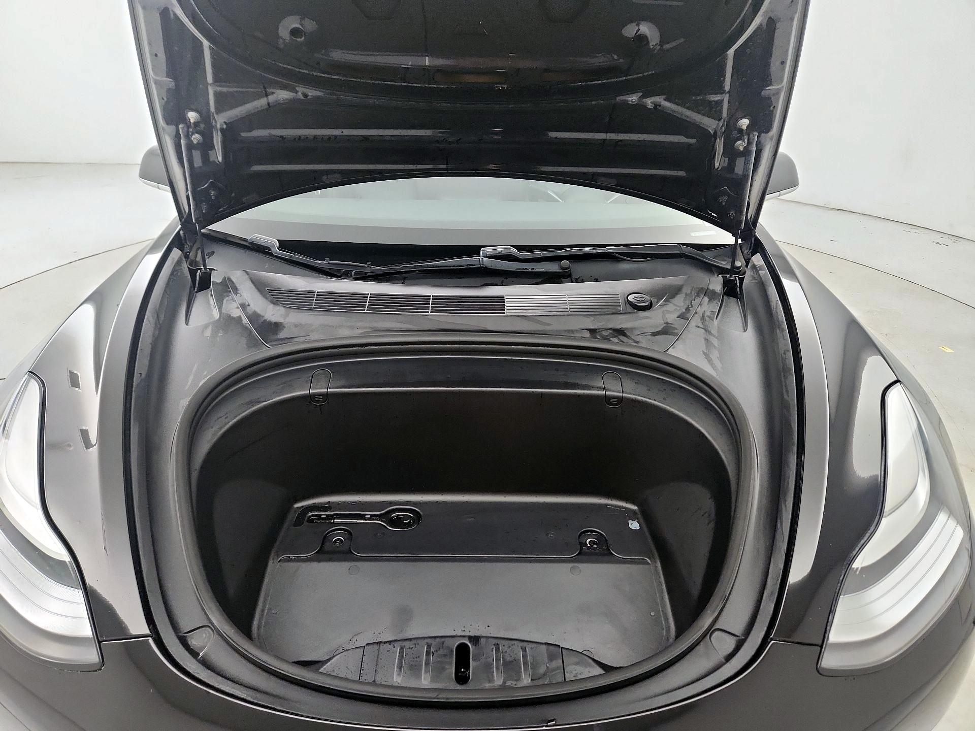 Thumbnail: 2019 Tesla Model 3 - 20