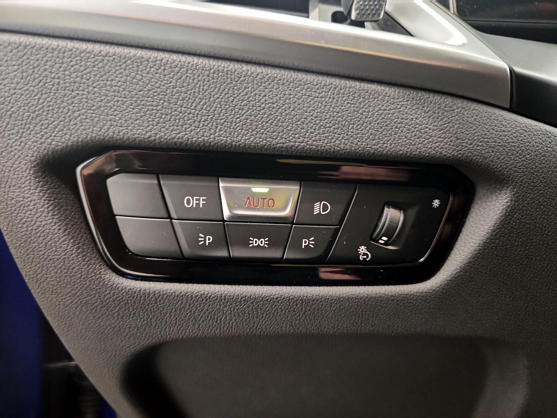 Thumbnail: 2025 BMW 3 Series - 13