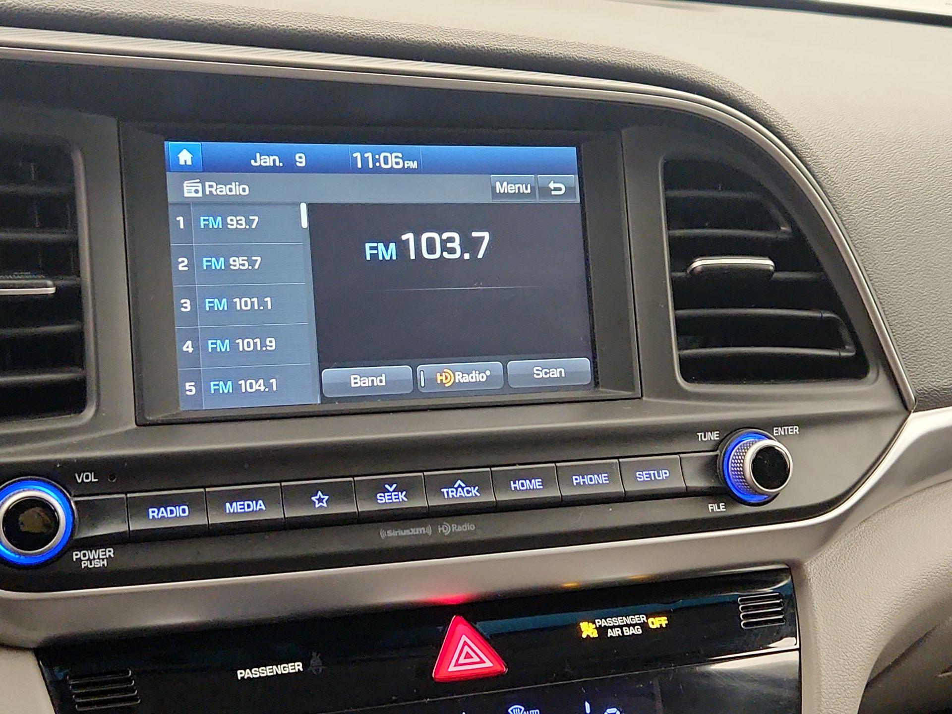 Thumbnail: 2020 Hyundai Elantra - 15