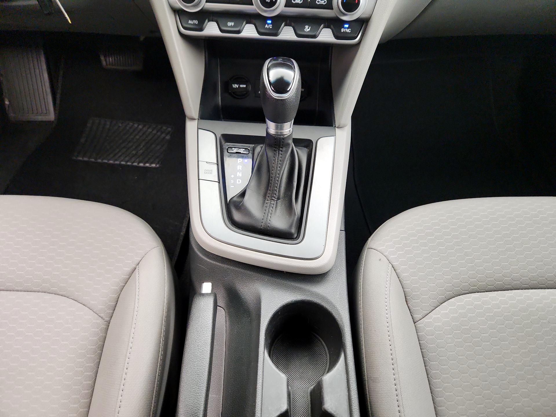 Thumbnail: 2020 Hyundai Elantra - 17