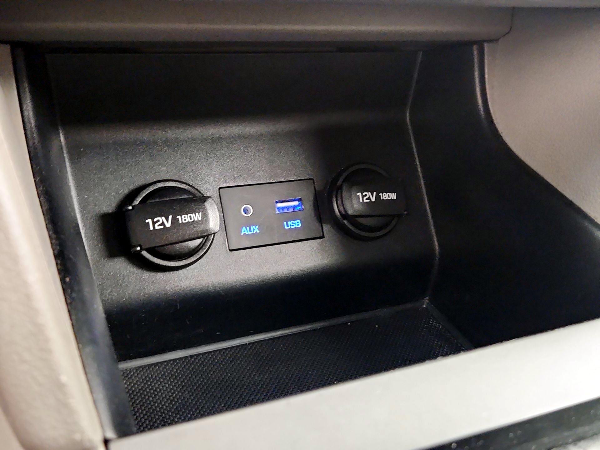 Thumbnail: 2020 Hyundai Elantra - 18