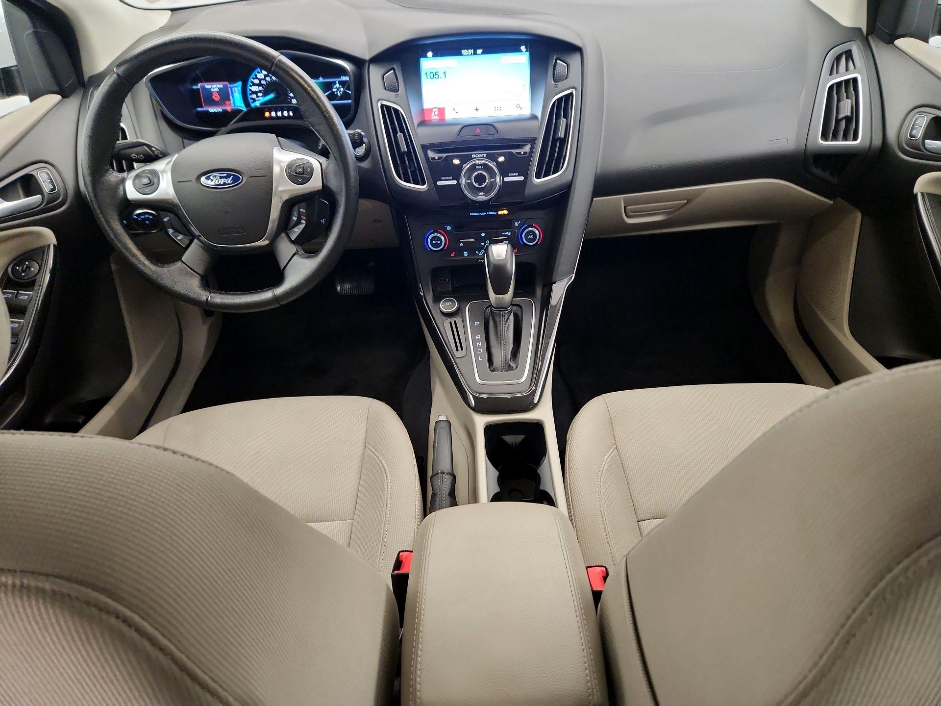 Thumbnail: 2016 Ford Focus - 9