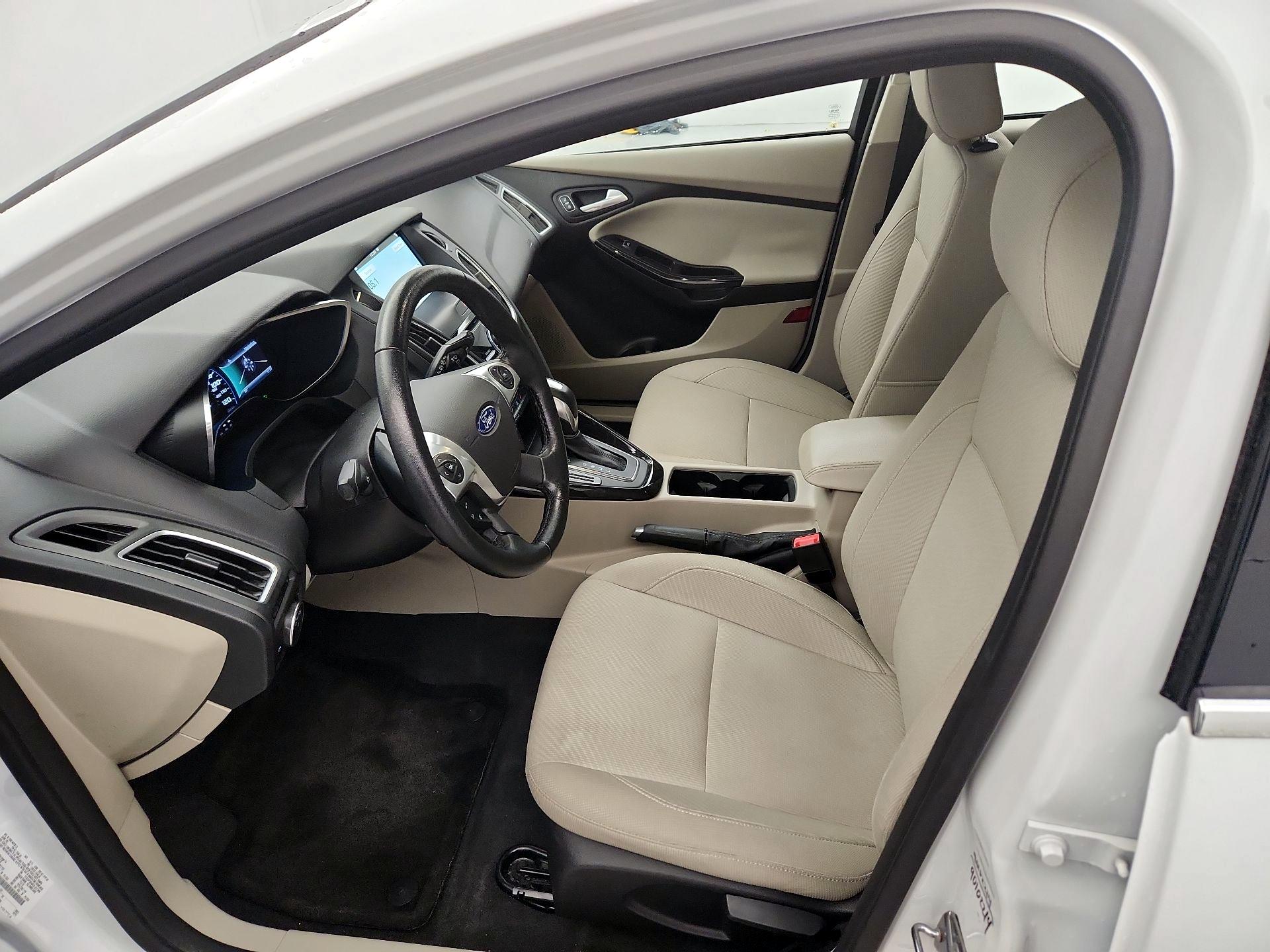 Thumbnail: 2016 Ford Focus - 11