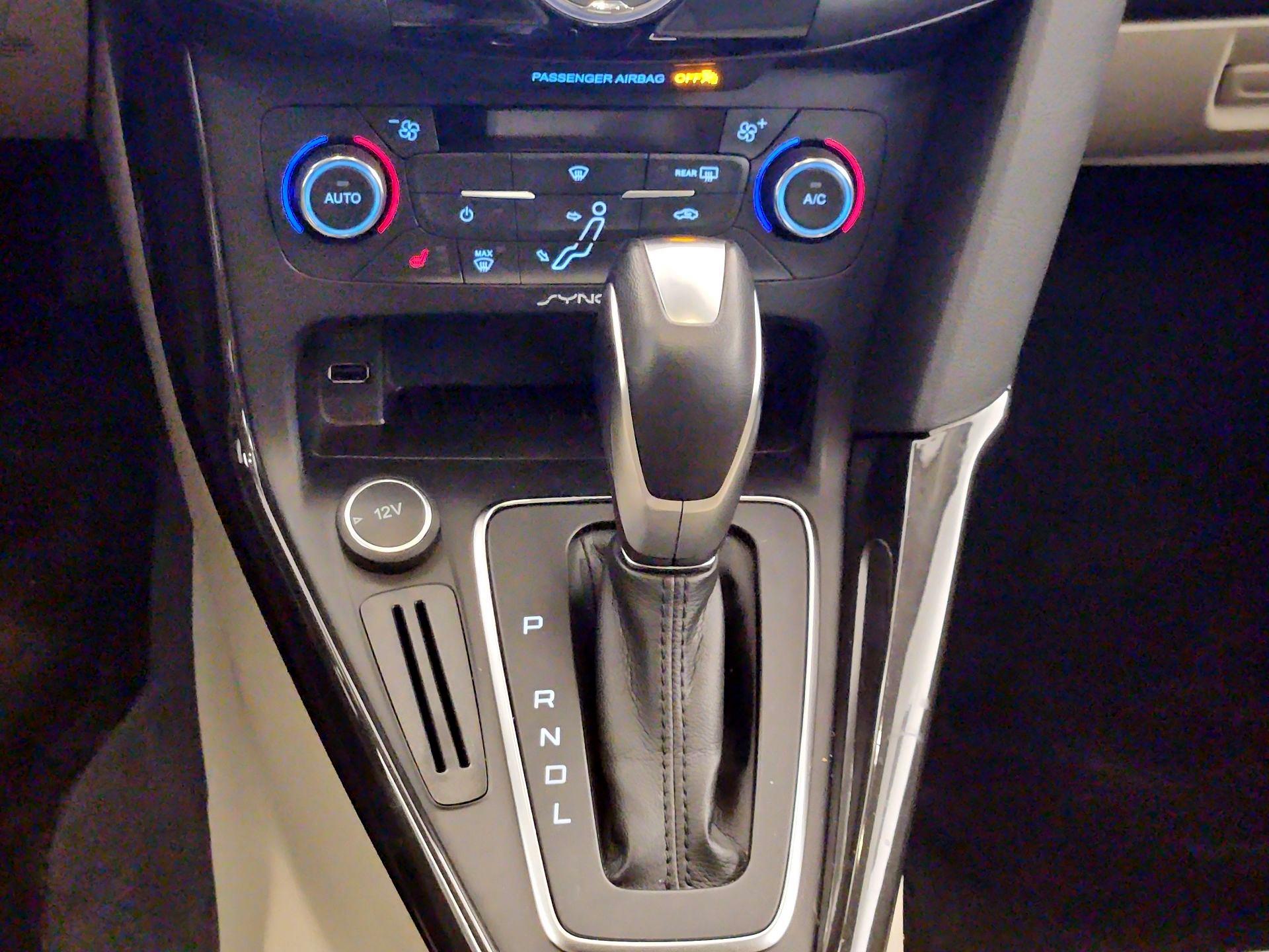 Thumbnail: 2016 Ford Focus - 17