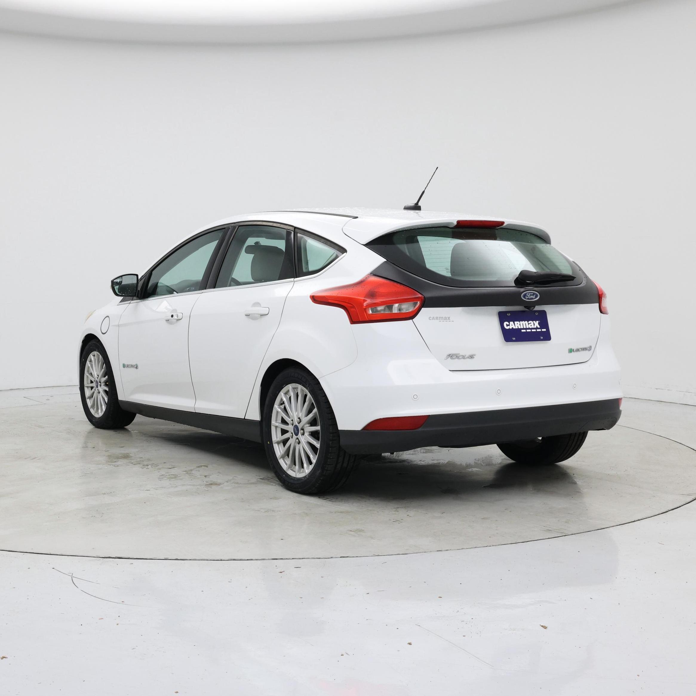 Thumbnail: 2016 Ford Focus - 2