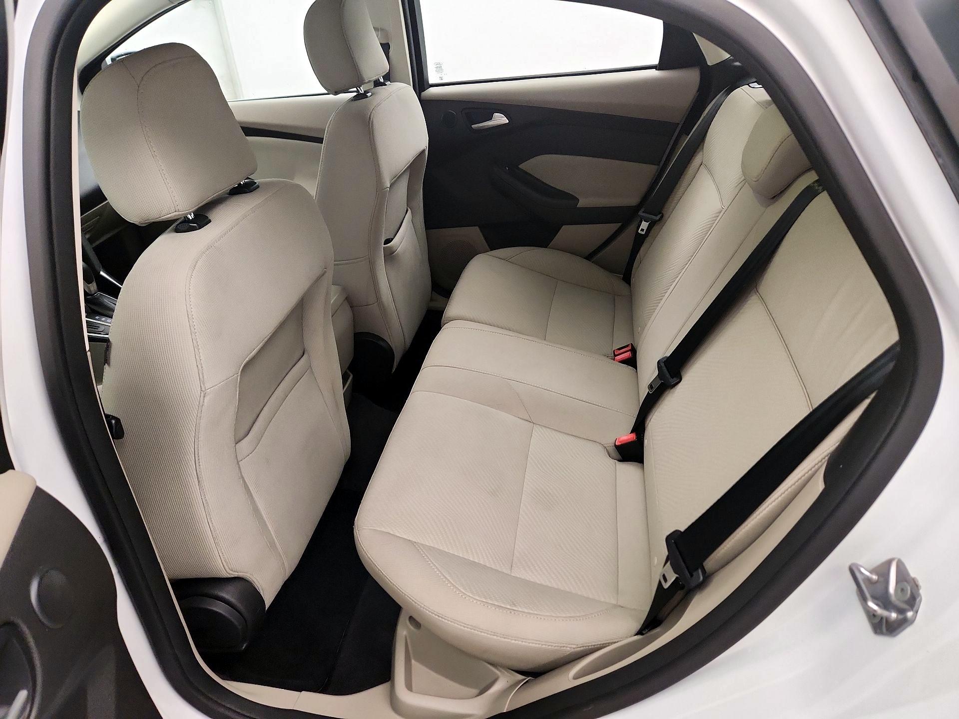 Thumbnail: 2016 Ford Focus - 19