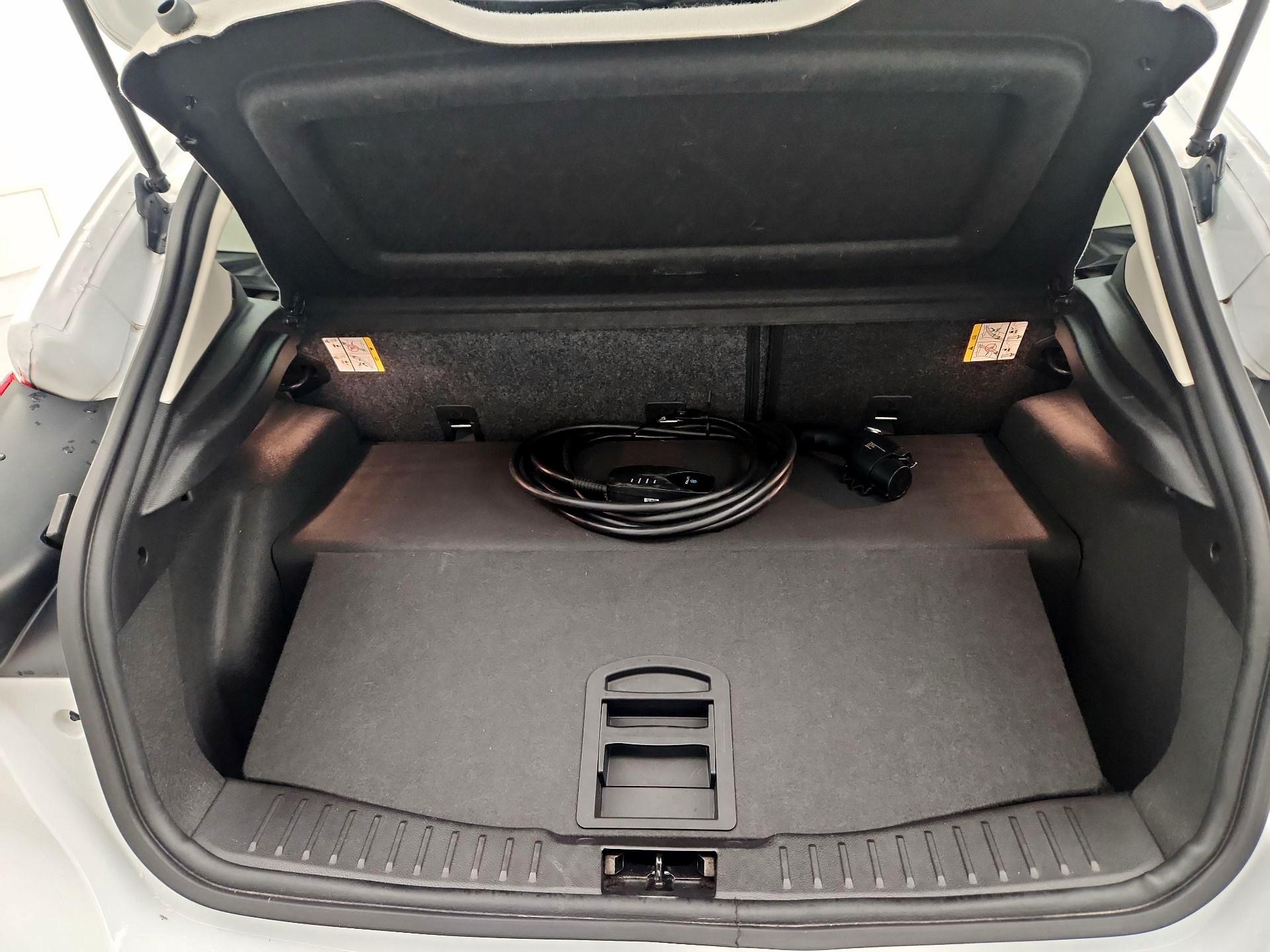 Thumbnail: 2016 Ford Focus - 20