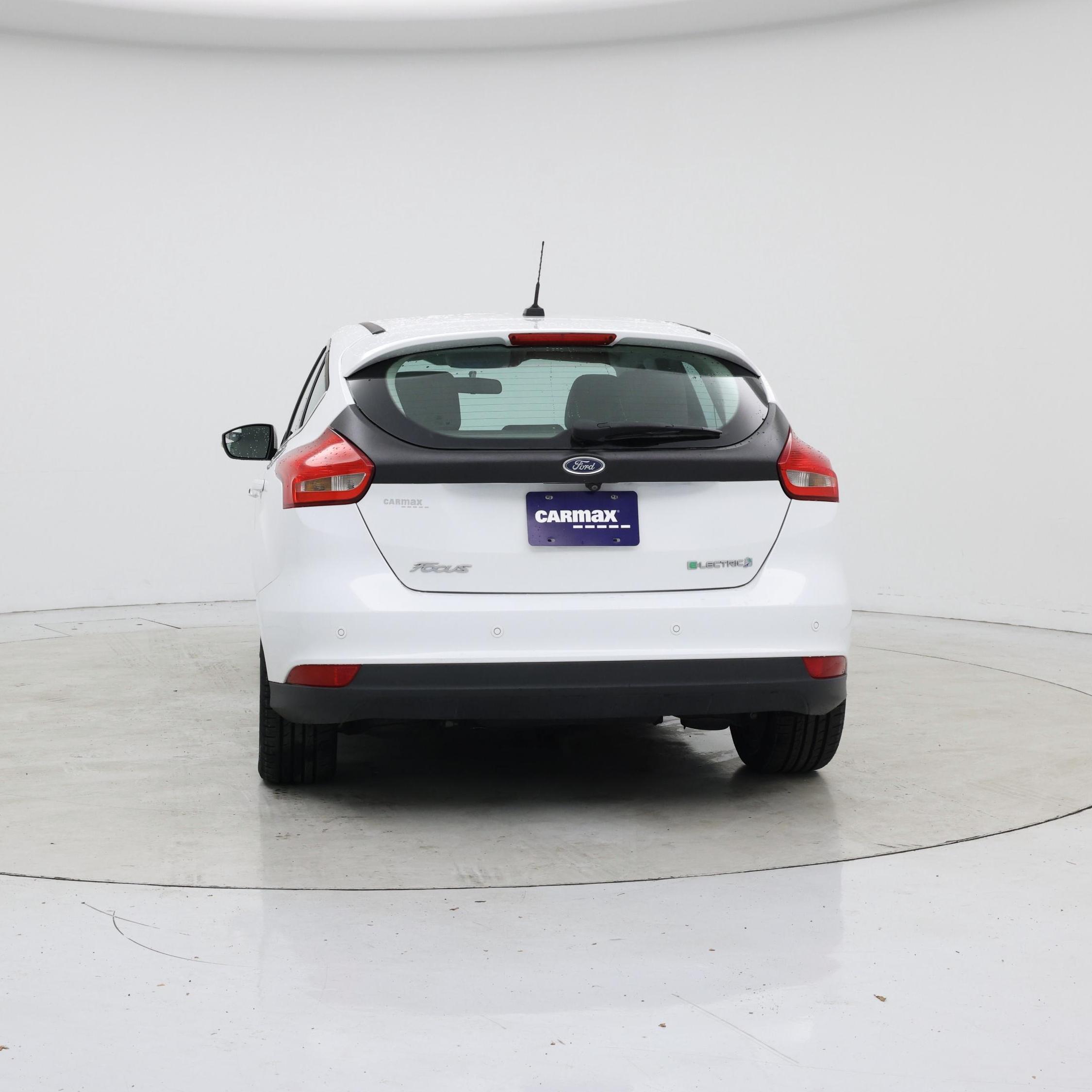 Thumbnail: 2016 Ford Focus - 6