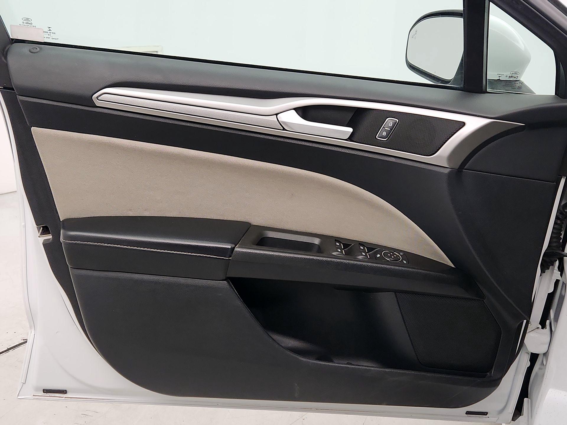 Thumbnail: 2019 Ford Fusion - 12