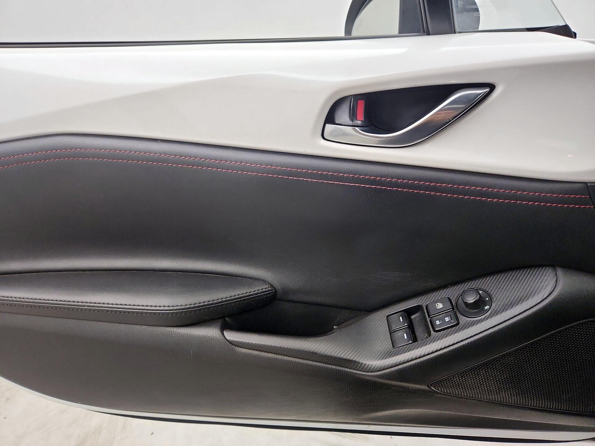 Thumbnail: 2018 Mazda MX-5 Miata - 12