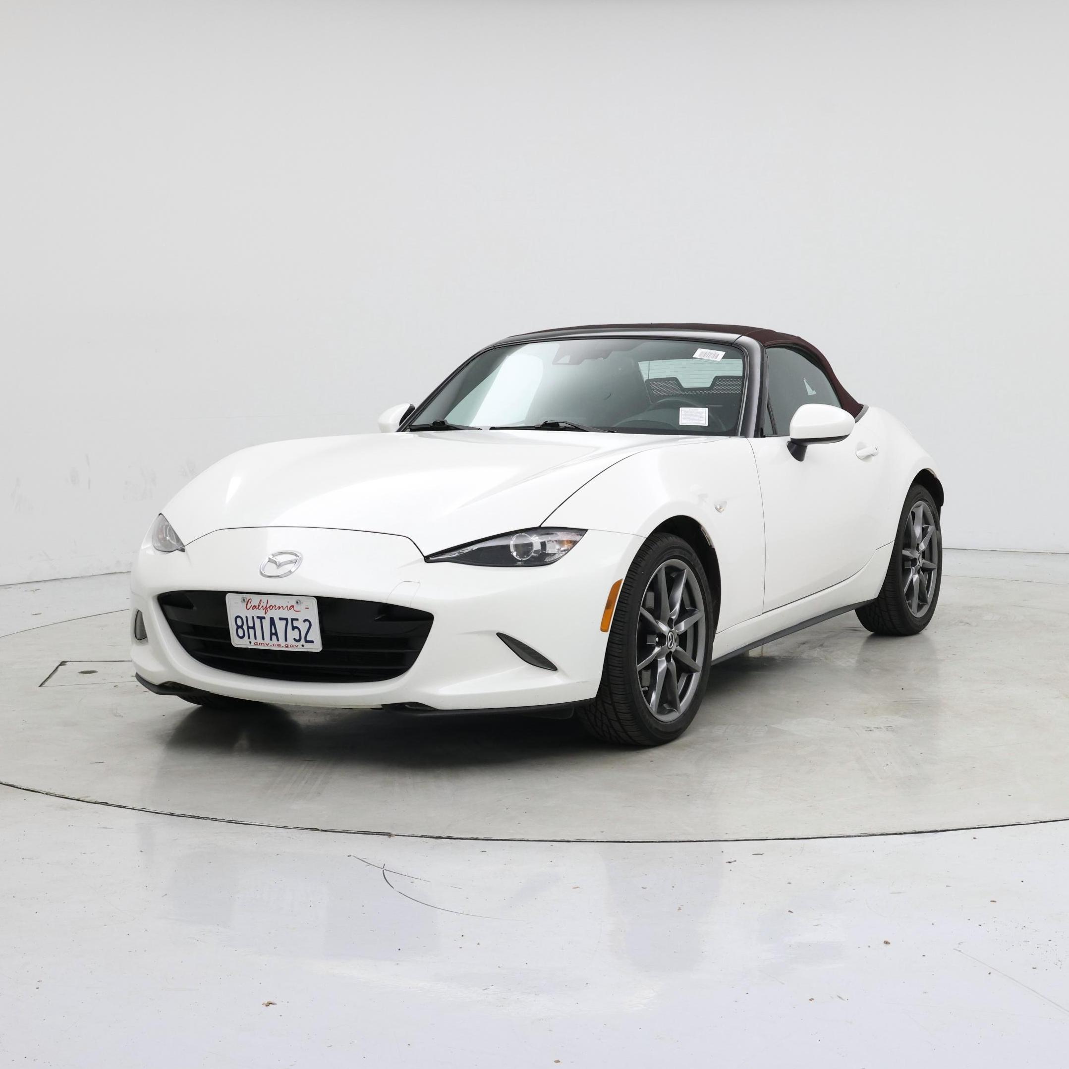 Thumbnail: 2018 Mazda MX-5 Miata - 4