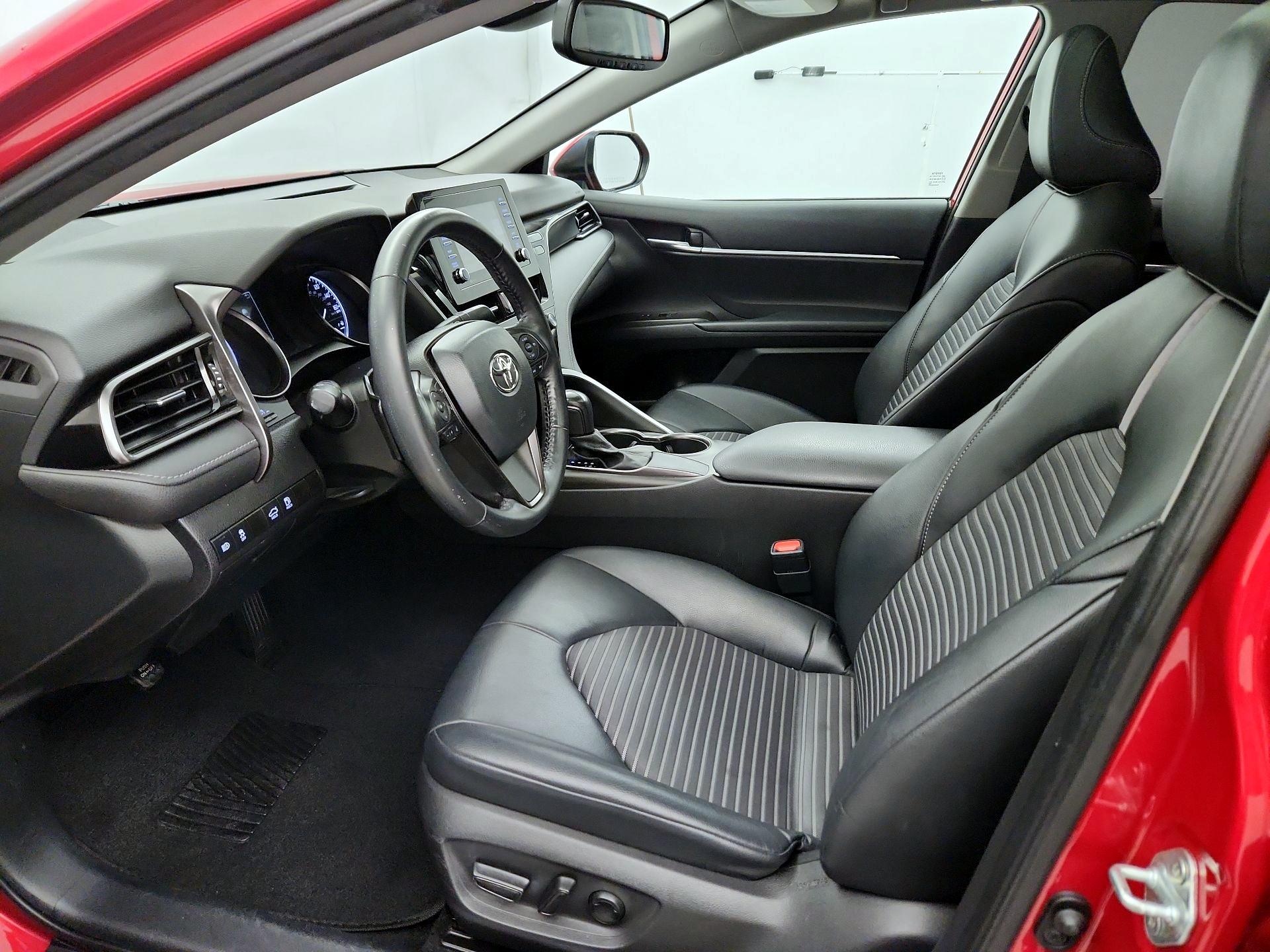 Thumbnail: 2021 Toyota Camry - 11