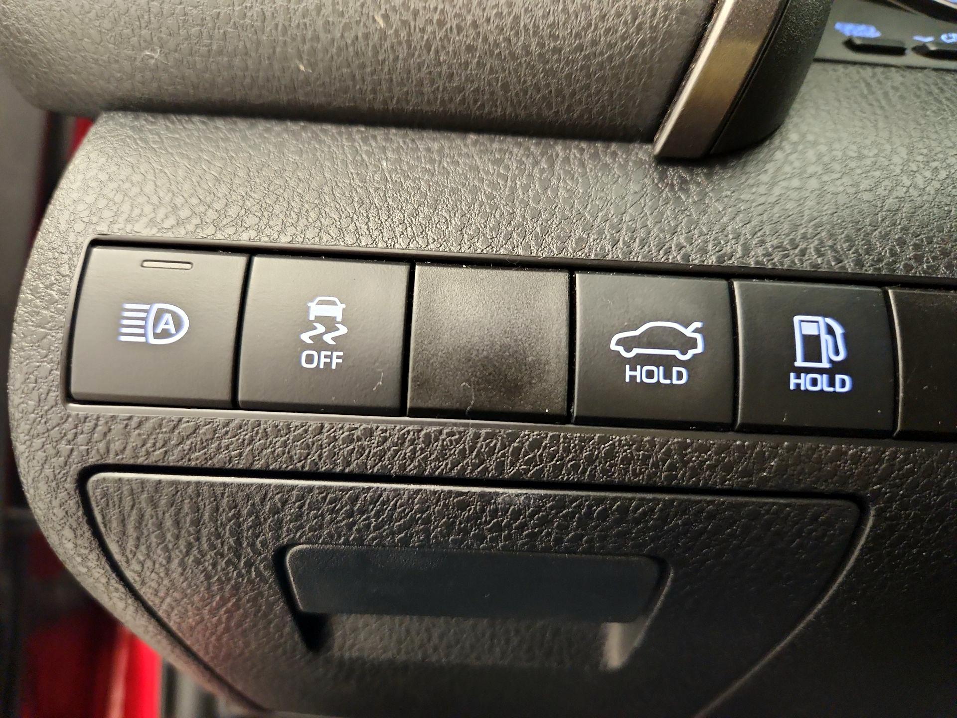 Thumbnail: 2021 Toyota Camry - 13