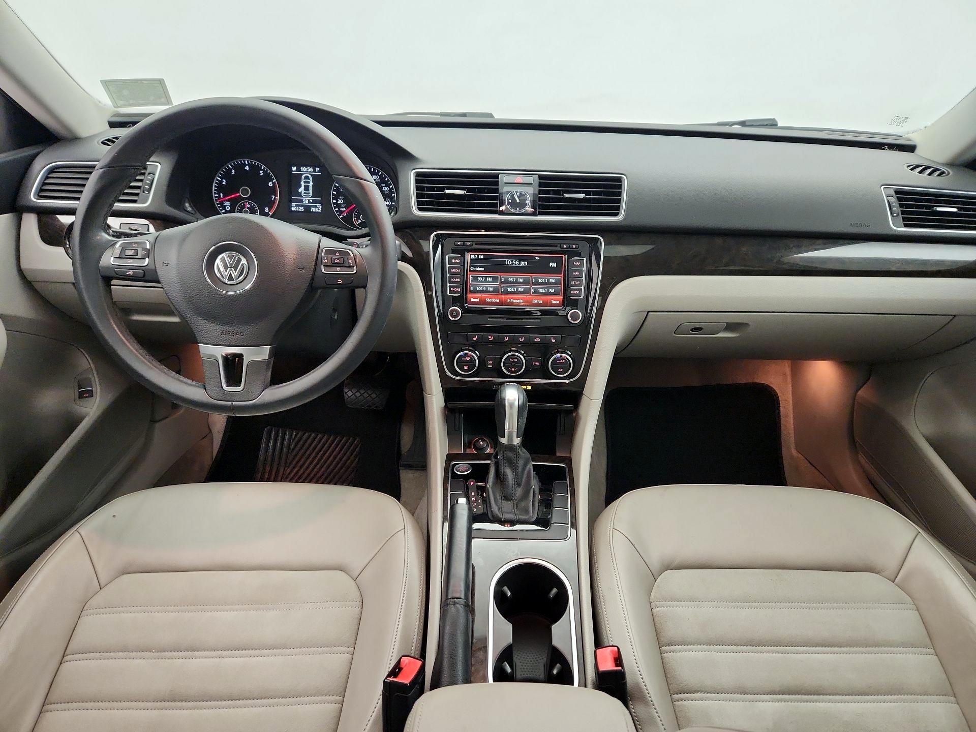 Thumbnail: 2015 Volkswagen Passat - 9