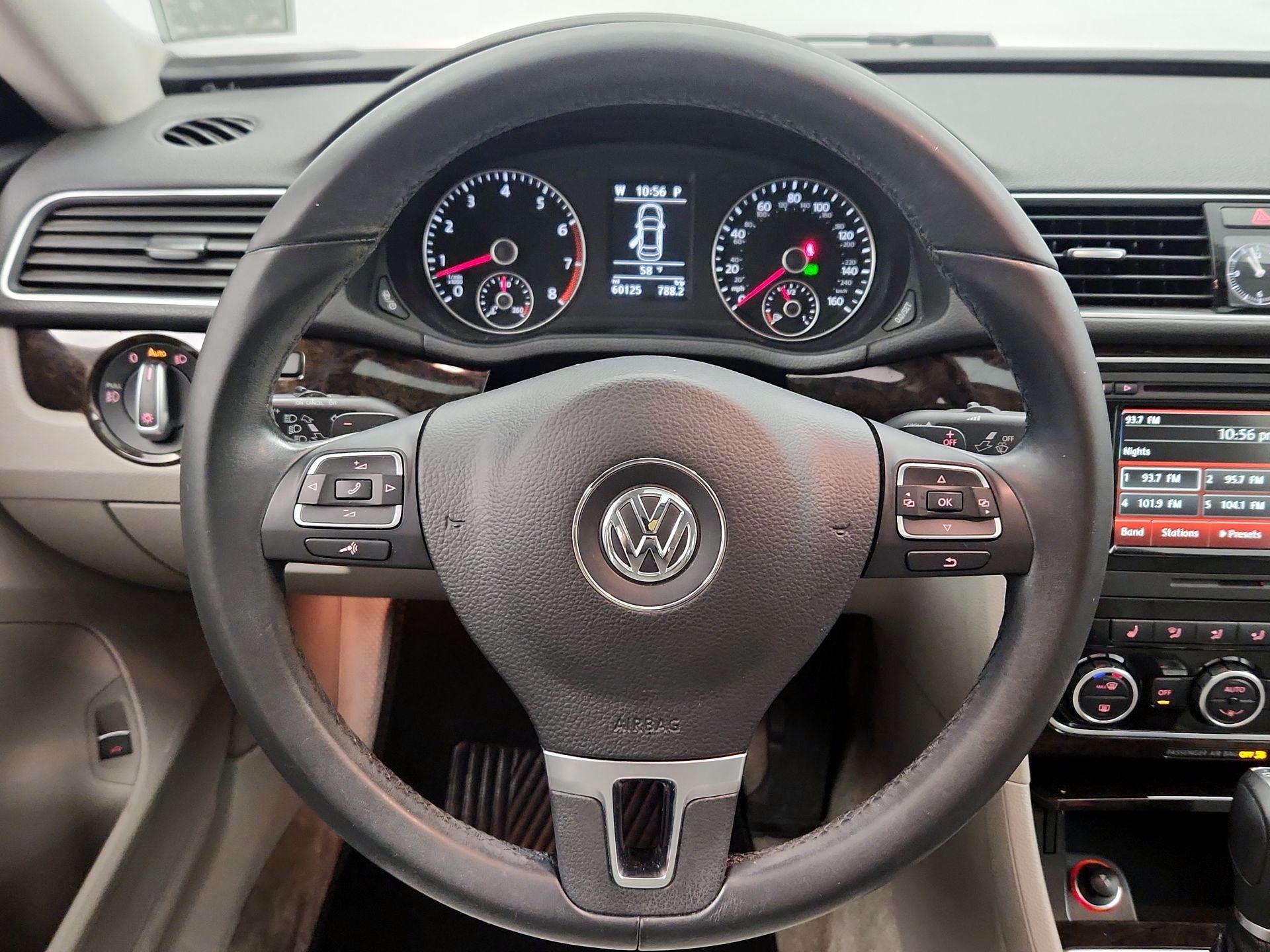 Thumbnail: 2015 Volkswagen Passat - 10