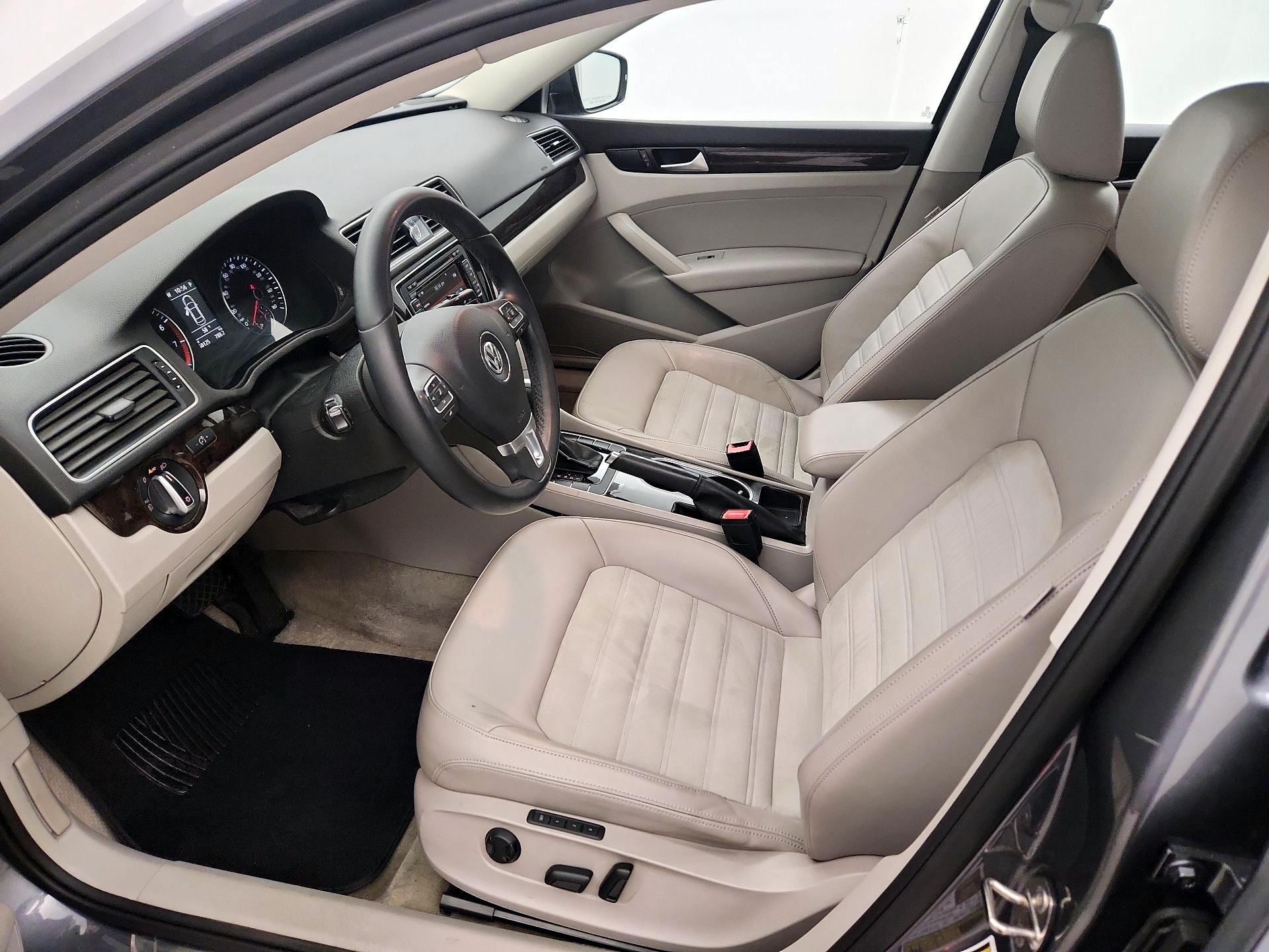 Thumbnail: 2015 Volkswagen Passat - 11