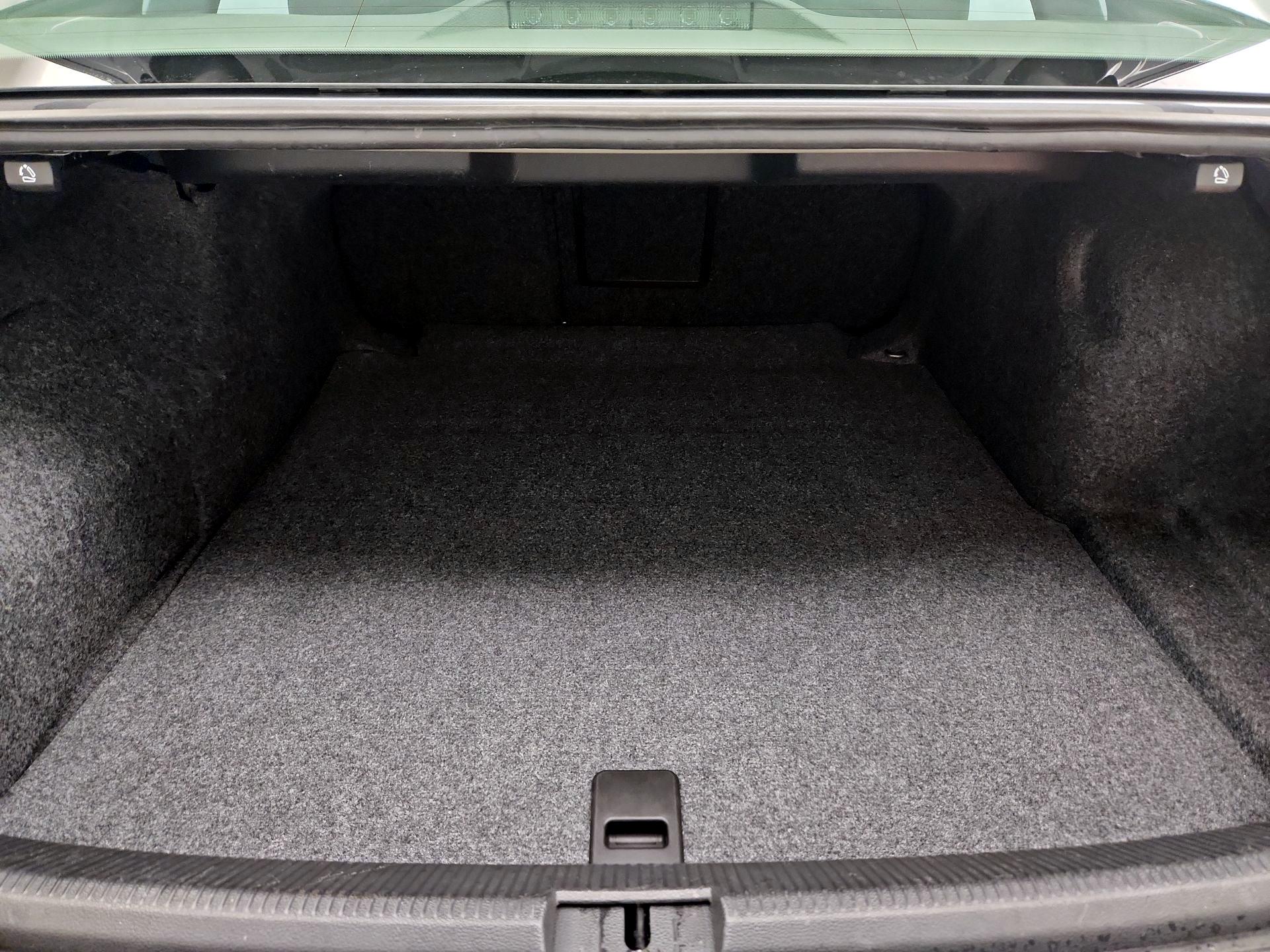 Thumbnail: 2015 Volkswagen Passat - 19