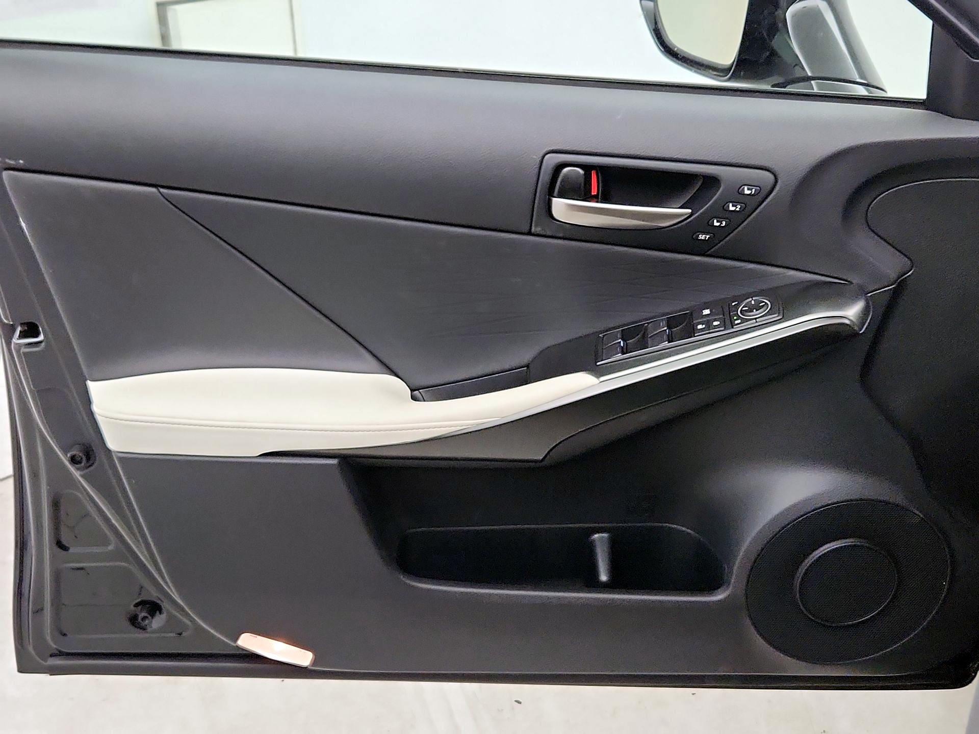 Thumbnail: 2023 Lexus IS - 12