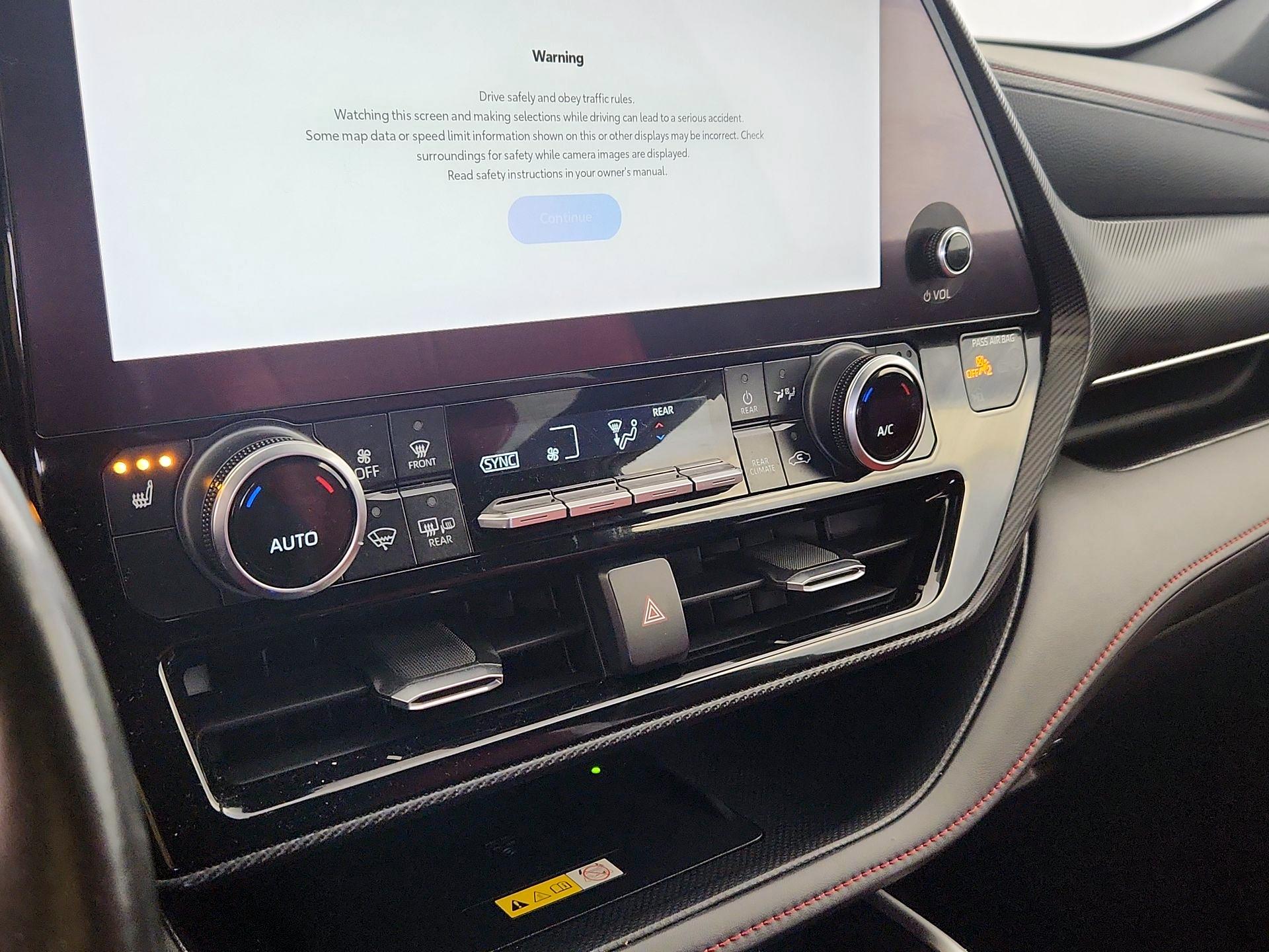 Thumbnail: 2023 Toyota Highlander - 16