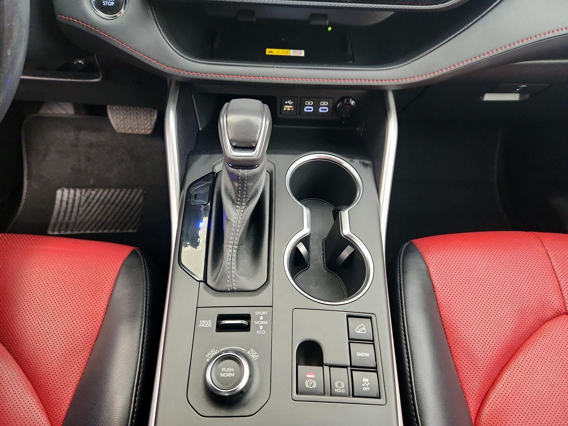 Thumbnail: 2023 Toyota Highlander - 17