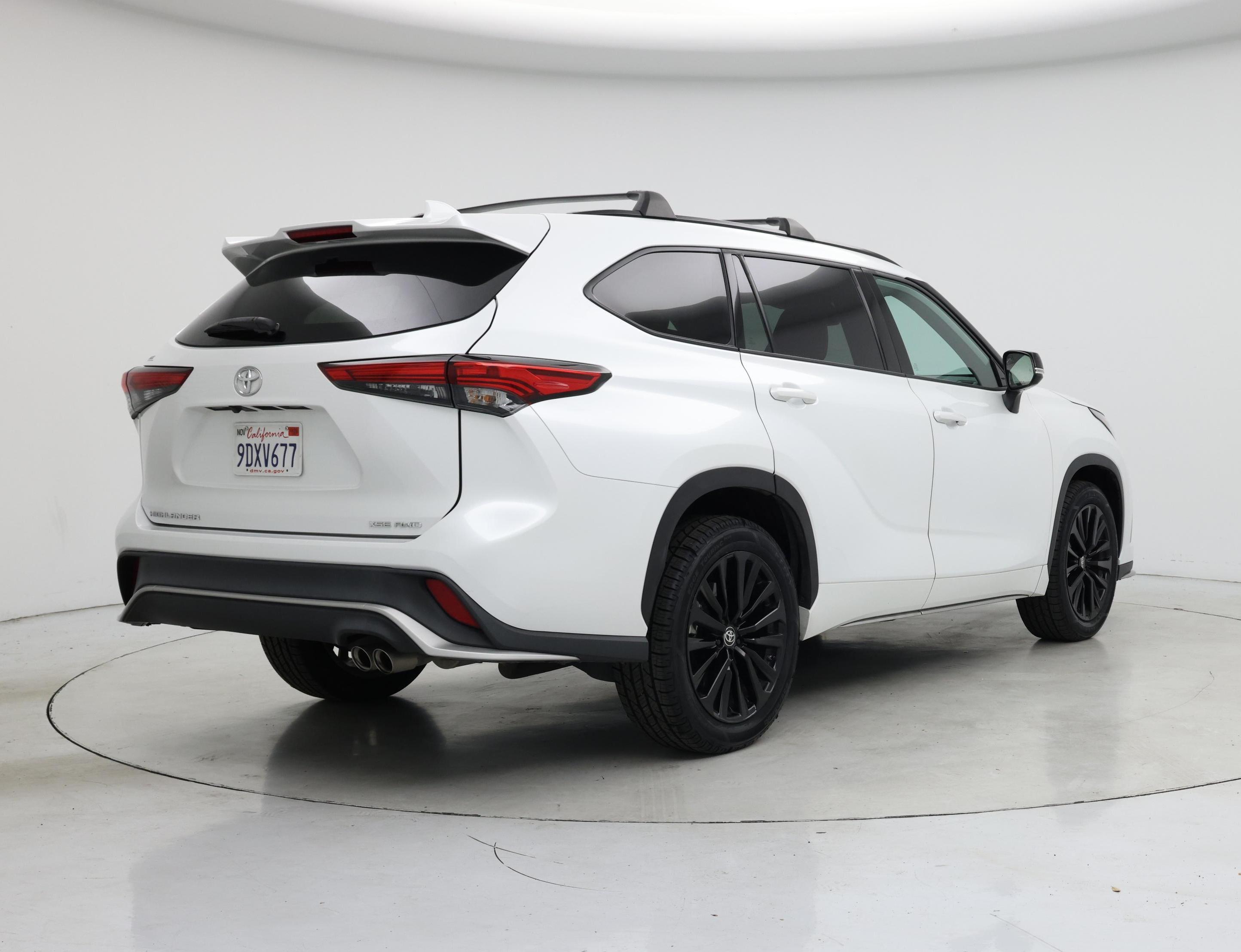 Thumbnail: 2023 Toyota Highlander - 8