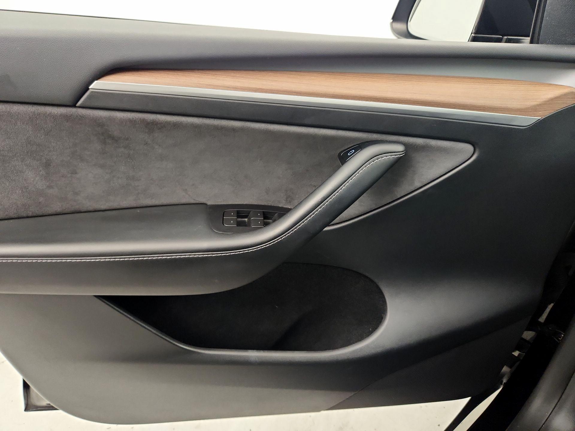 Thumbnail: 2023 Tesla Model Y - 12