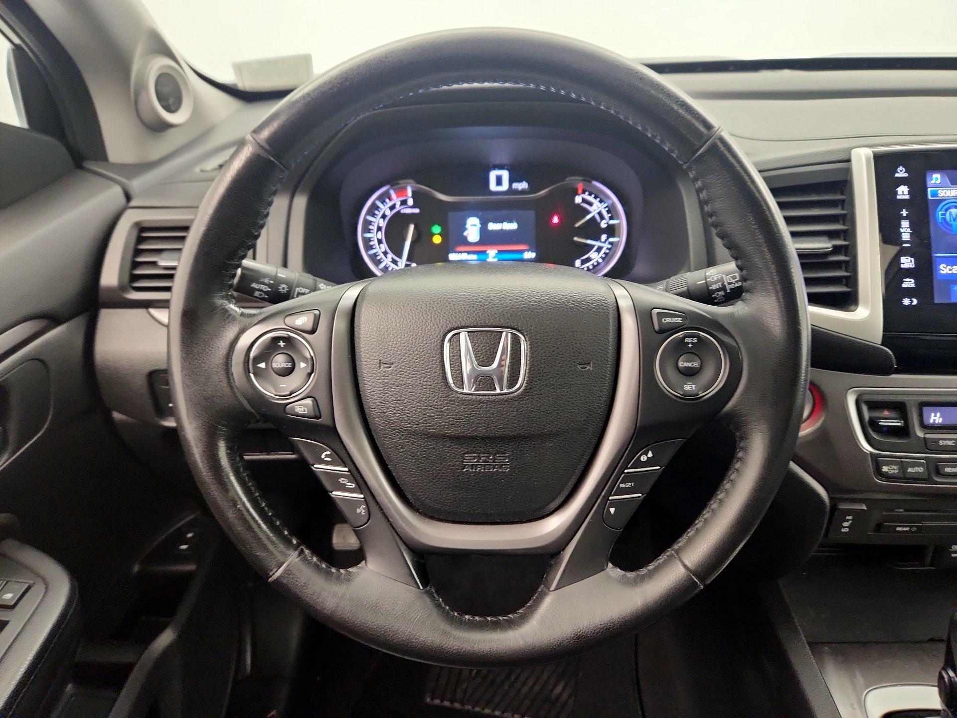 Thumbnail: 2017 Honda Pilot - 10