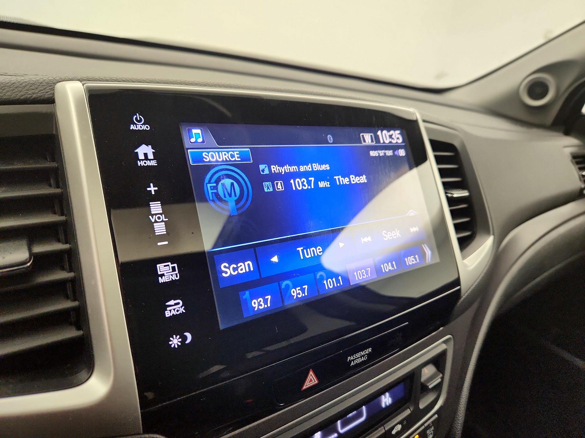 Thumbnail: 2017 Honda Pilot - 15