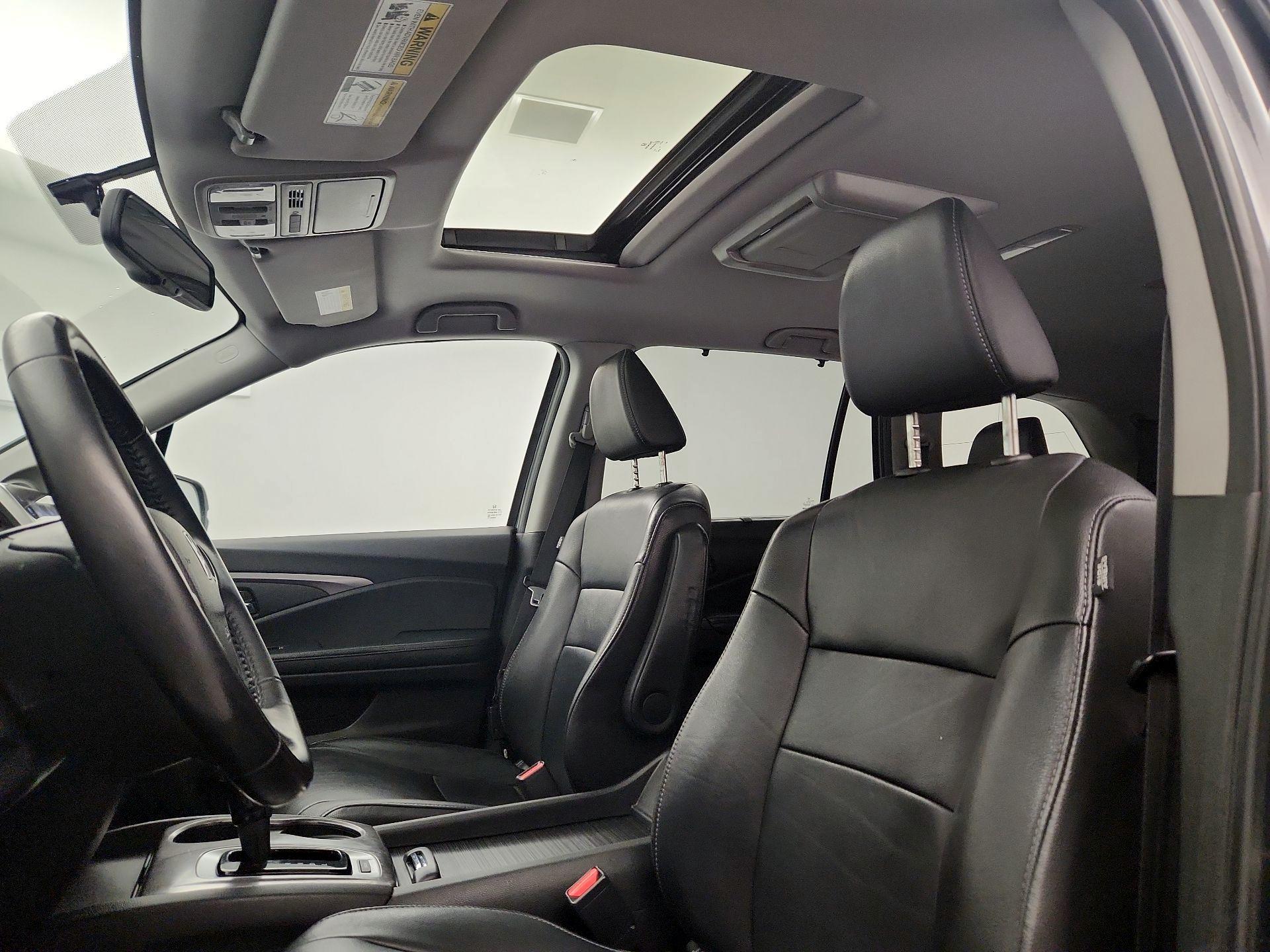 Thumbnail: 2017 Honda Pilot - 19