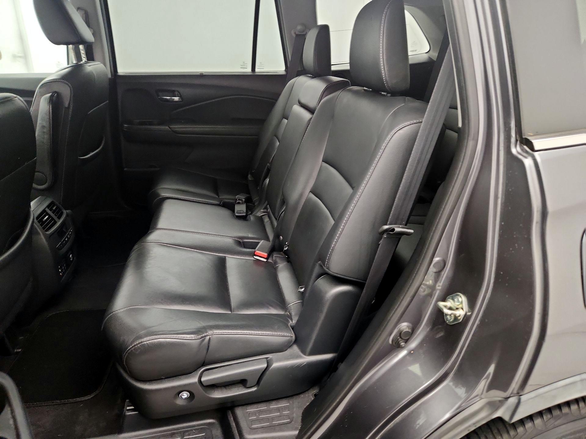 Thumbnail: 2017 Honda Pilot - 20