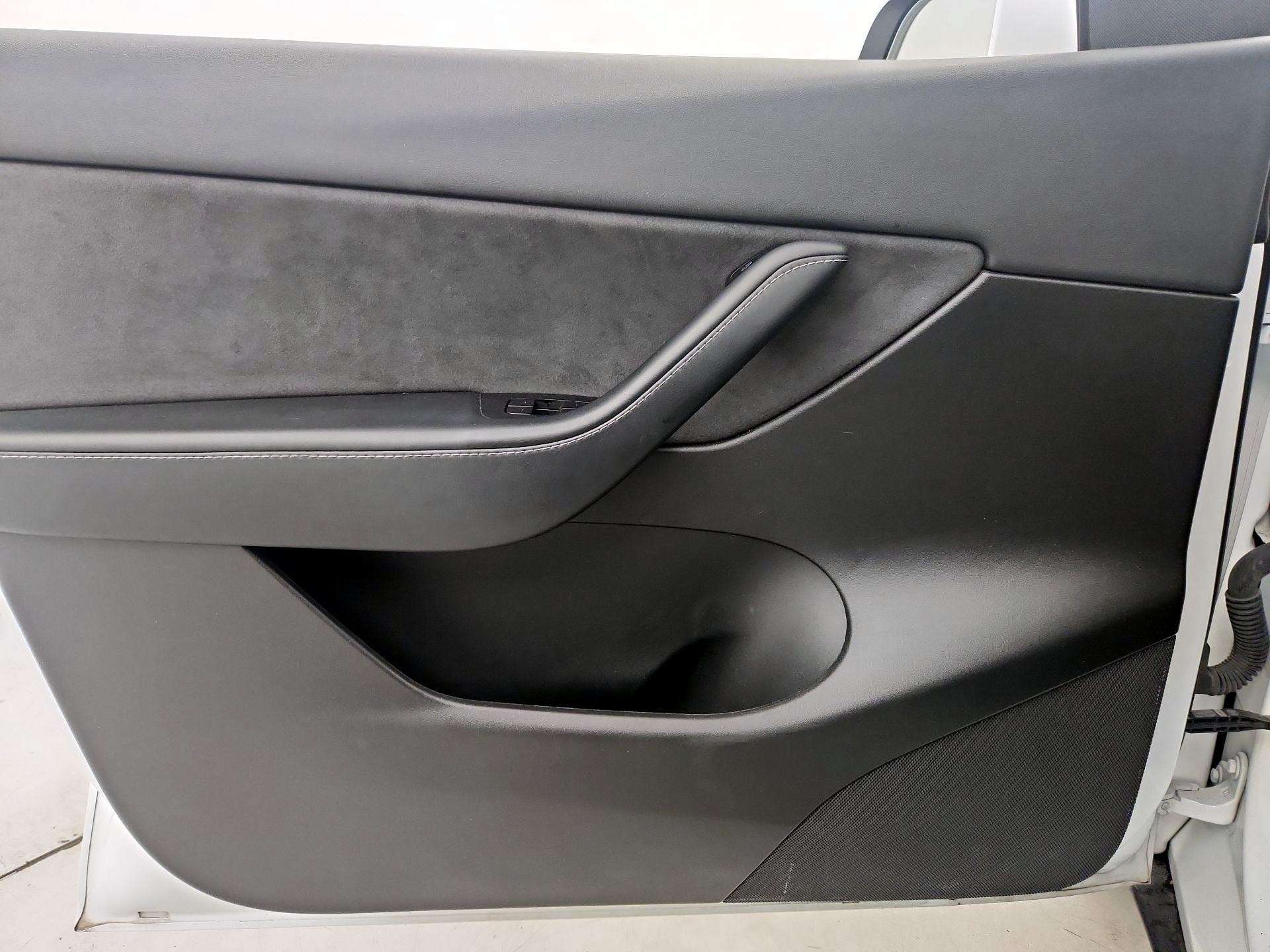 Thumbnail: 2022 Tesla Model Y - 12