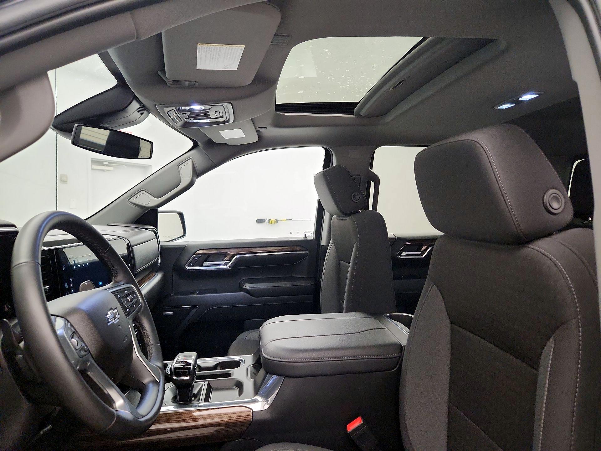 Thumbnail: 2024 Chevrolet Silverado 1500 - 19