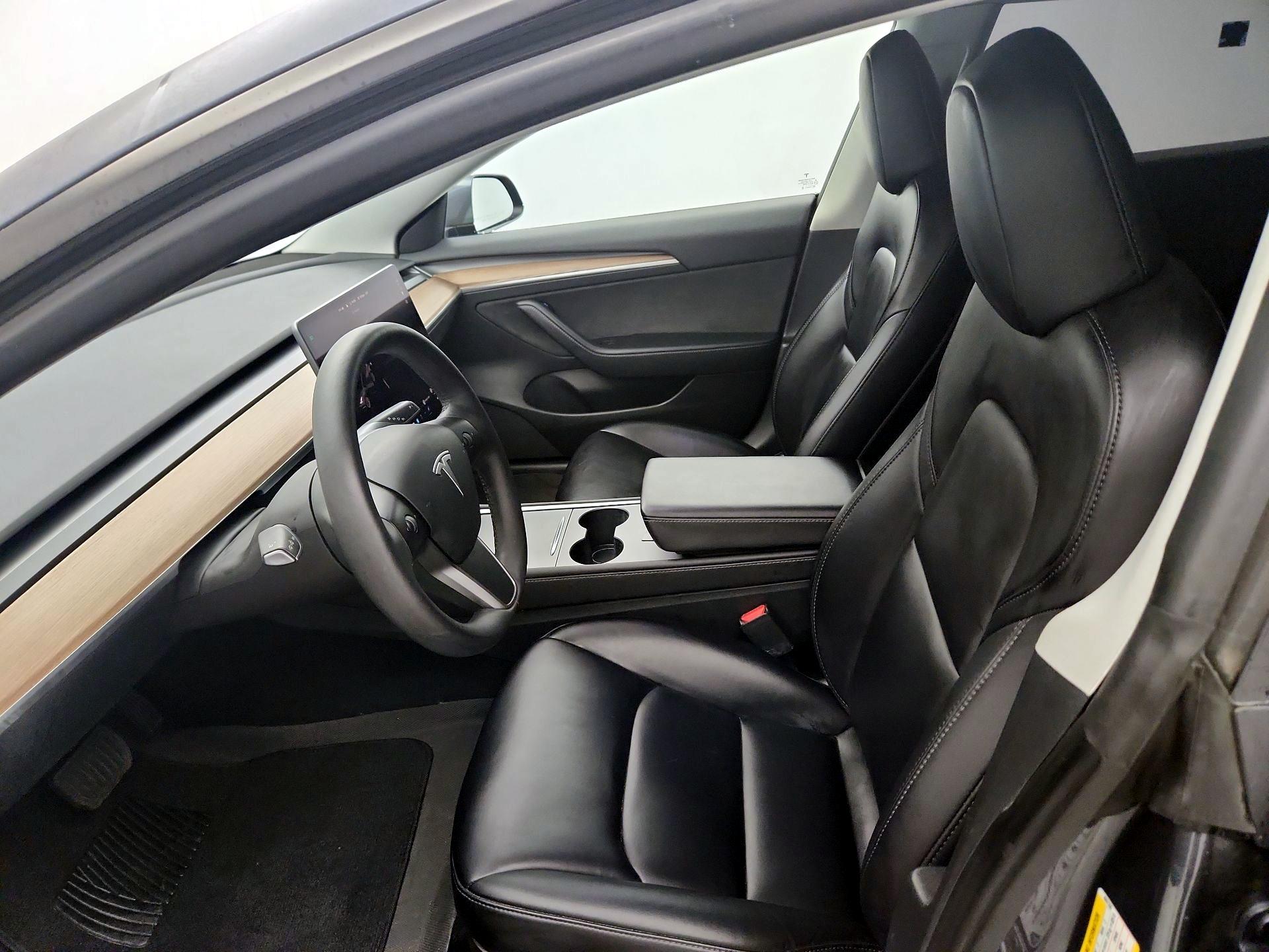 Thumbnail: 2023 Tesla Model 3 - 11