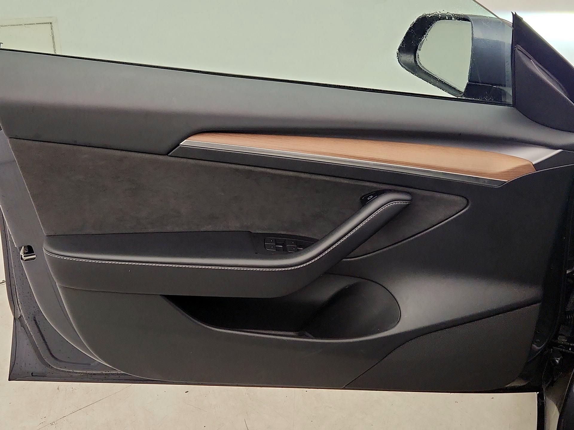 Thumbnail: 2023 Tesla Model 3 - 12