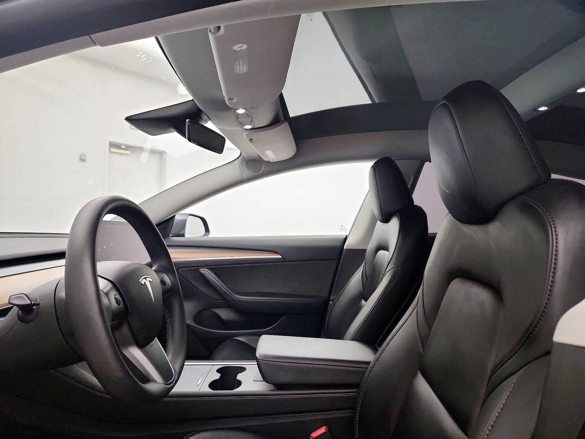 Thumbnail: 2023 Tesla Model 3 - 18