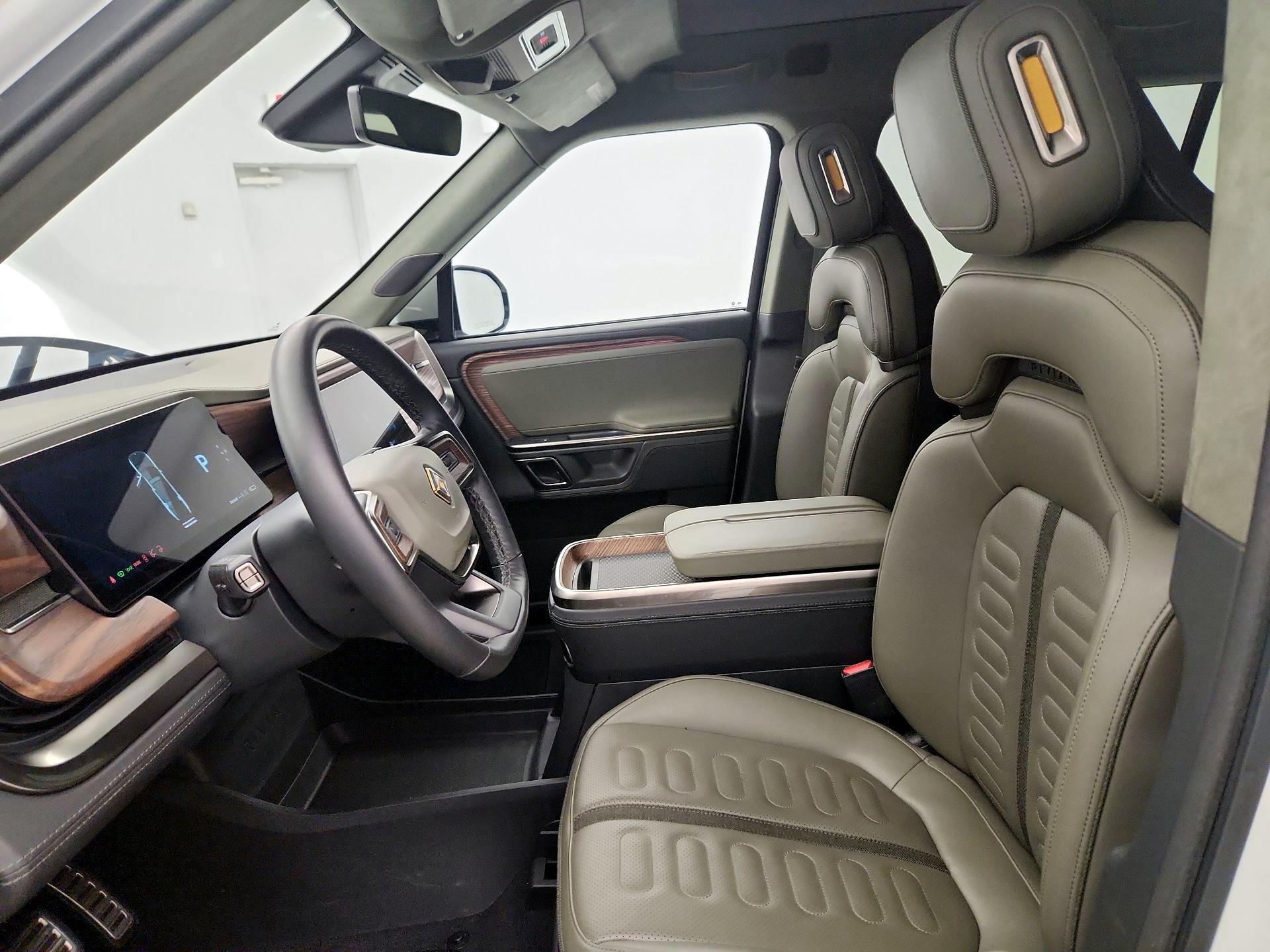 Thumbnail: 2023 Rivian R1S - 11