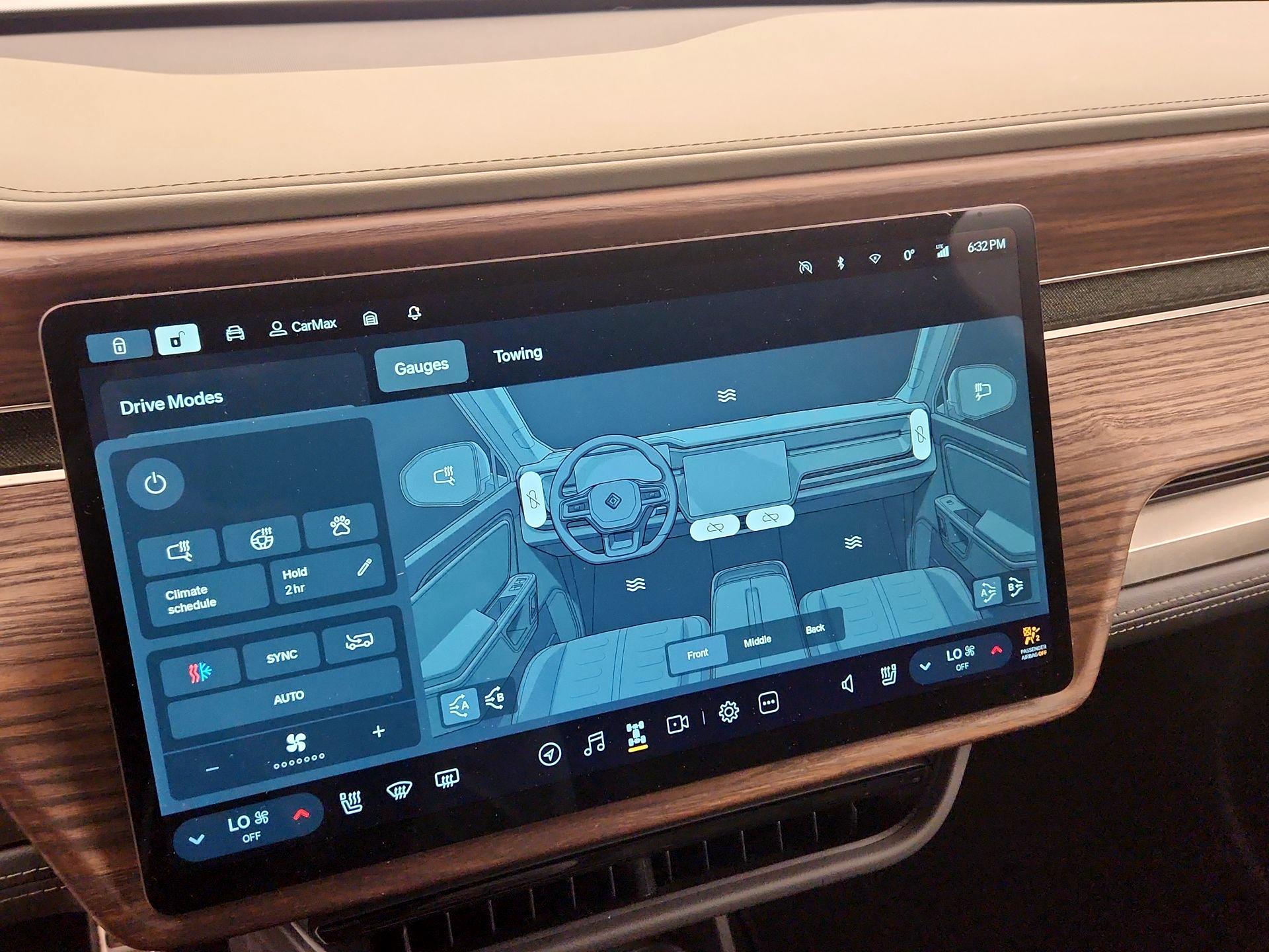 Thumbnail: 2023 Rivian R1S - 16