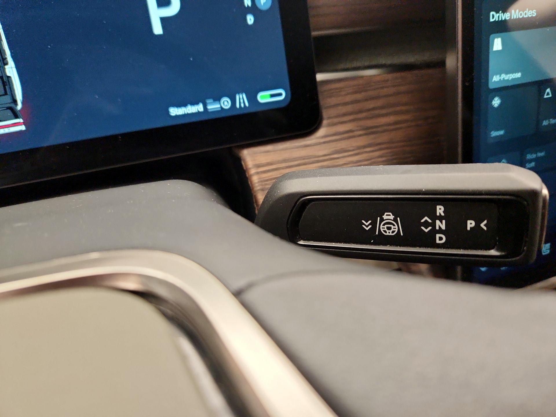 Thumbnail: 2023 Rivian R1S - 17