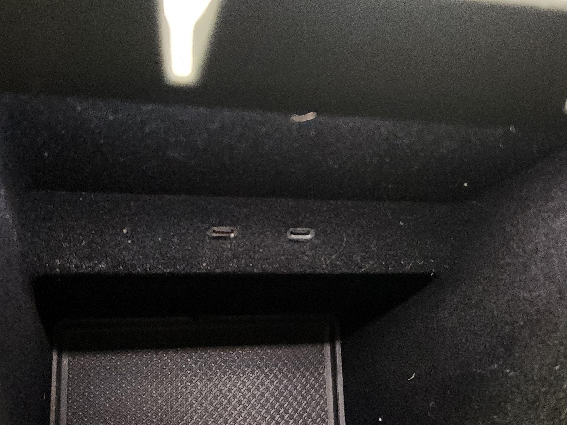 Thumbnail: 2023 Rivian R1S - 18