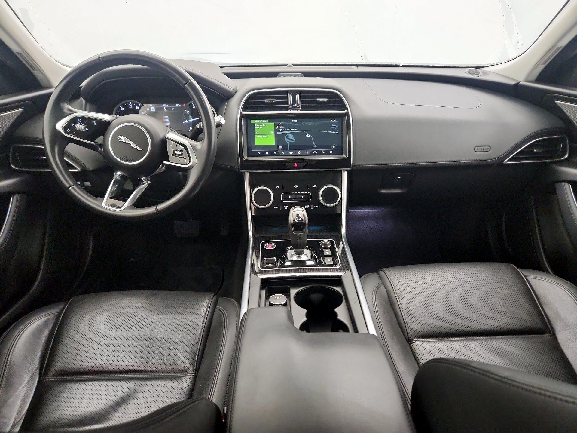 Thumbnail: 2020 Jaguar XE - 9