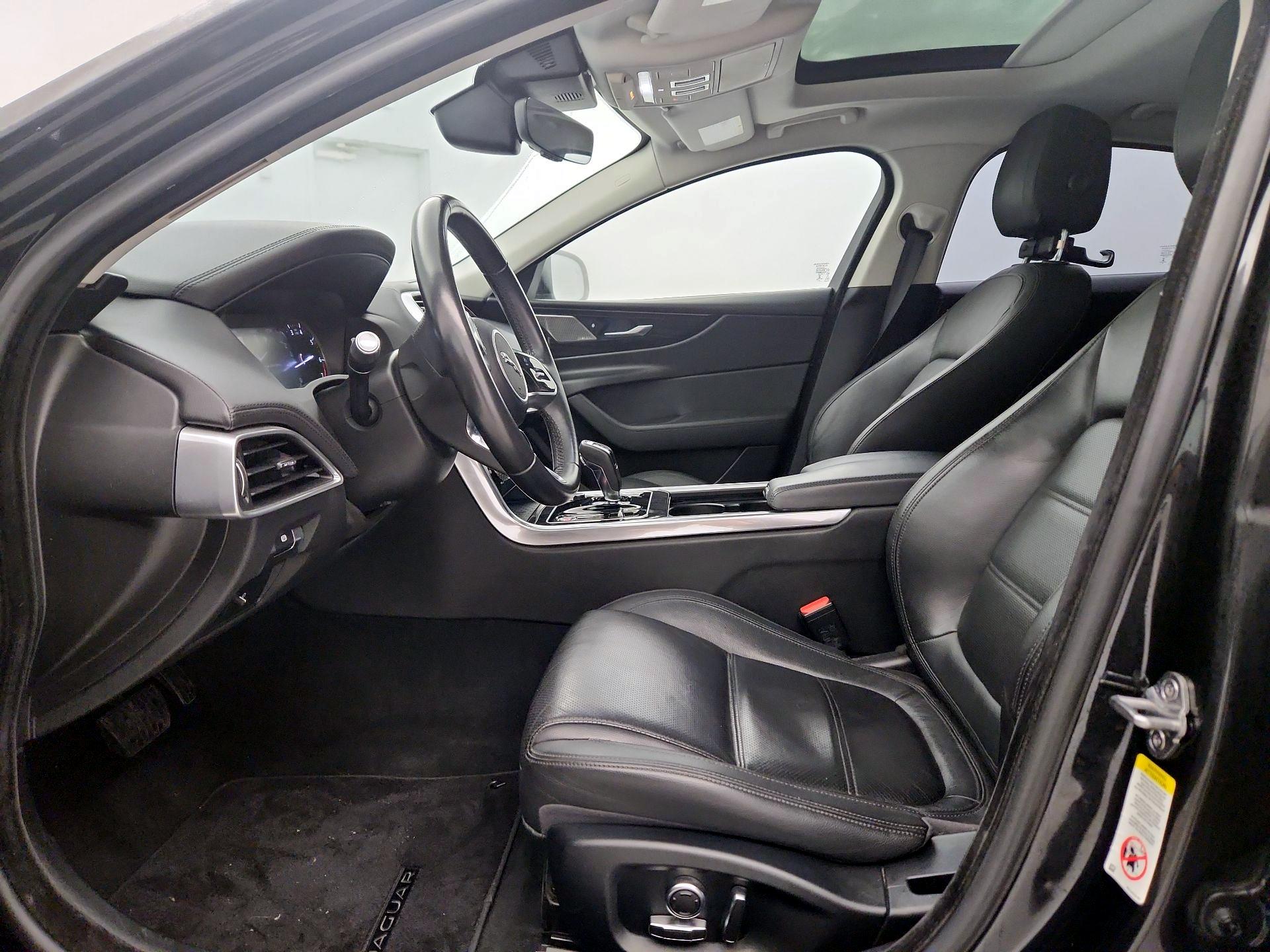 Thumbnail: 2020 Jaguar XE - 11