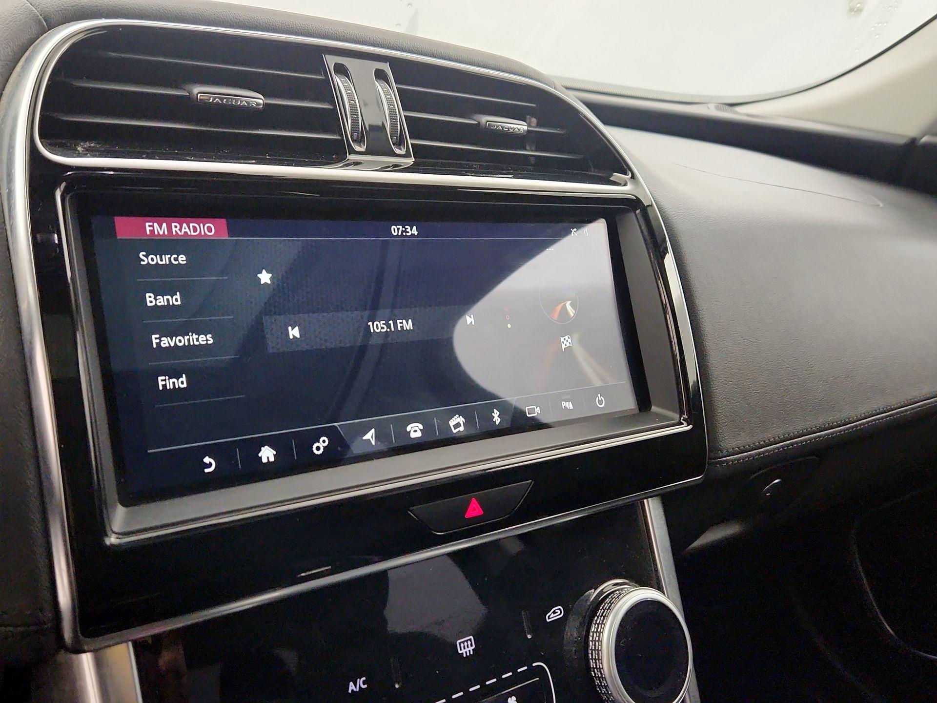 Thumbnail: 2020 Jaguar XE - 16