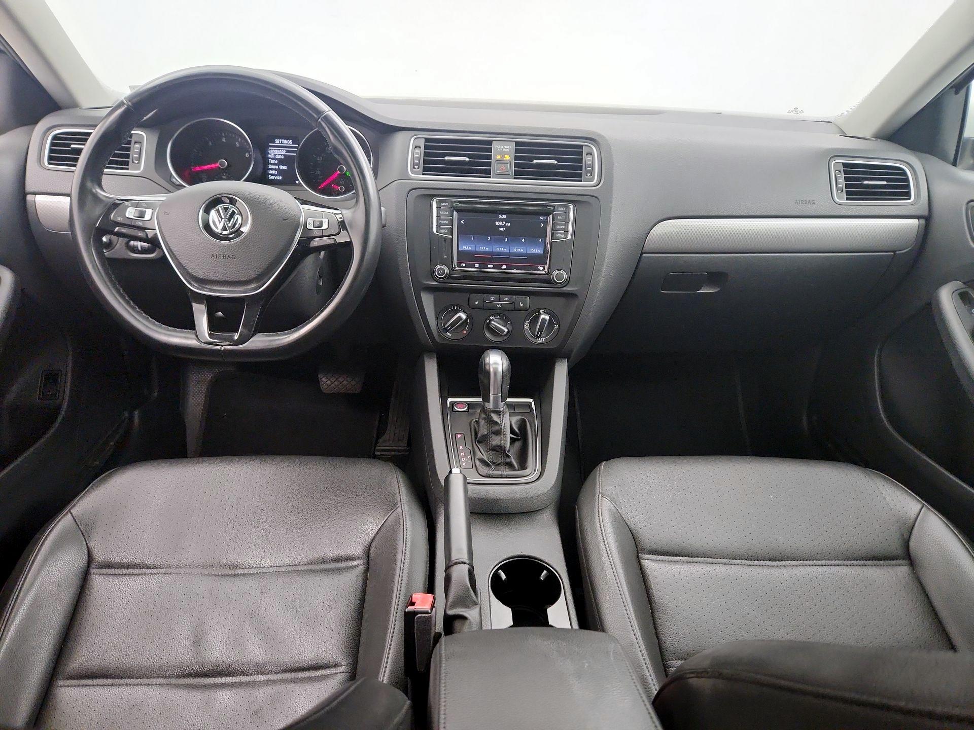 Thumbnail: 2017 Volkswagen Jetta - 9