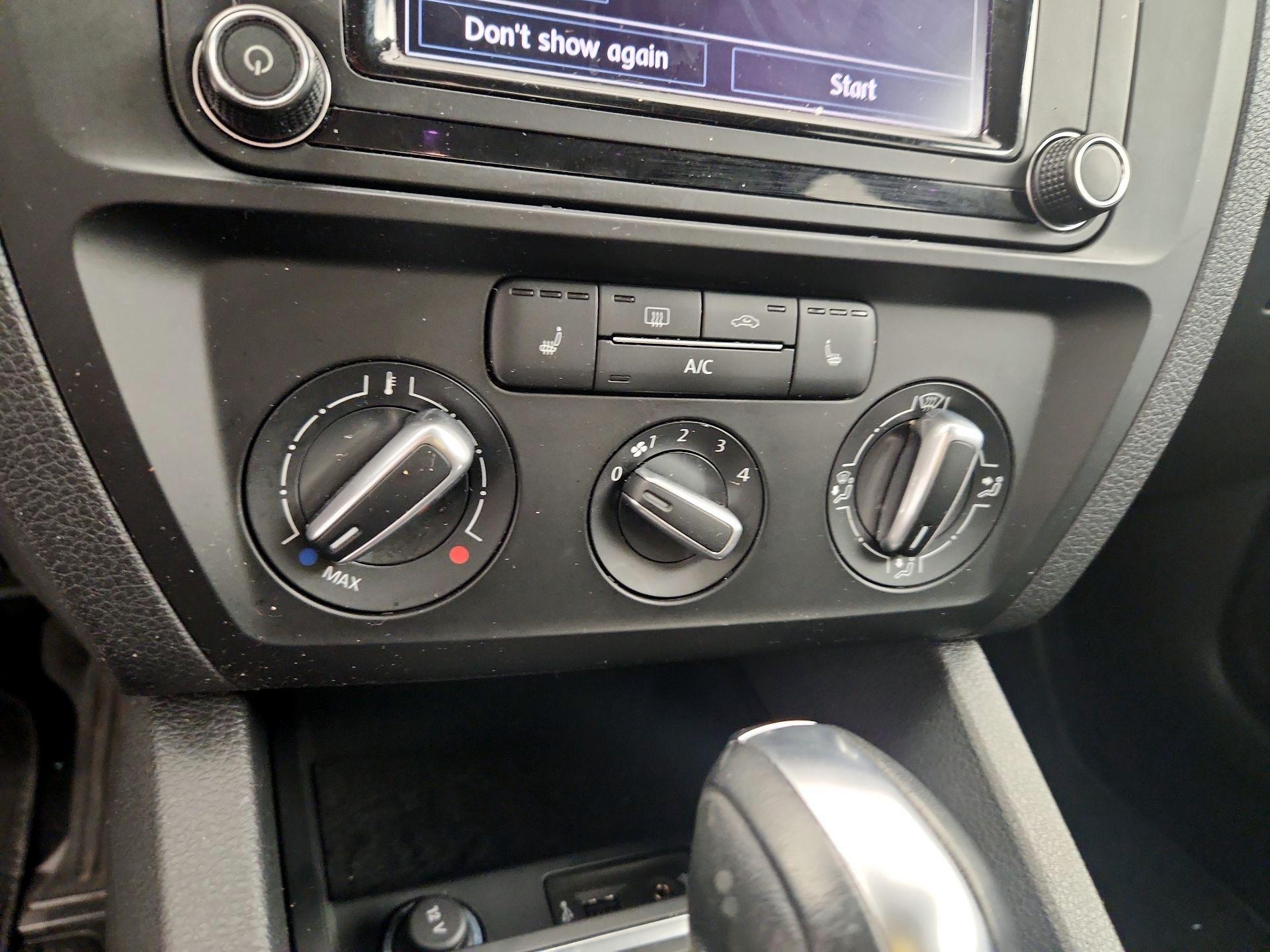 Thumbnail: 2017 Volkswagen Jetta - 16