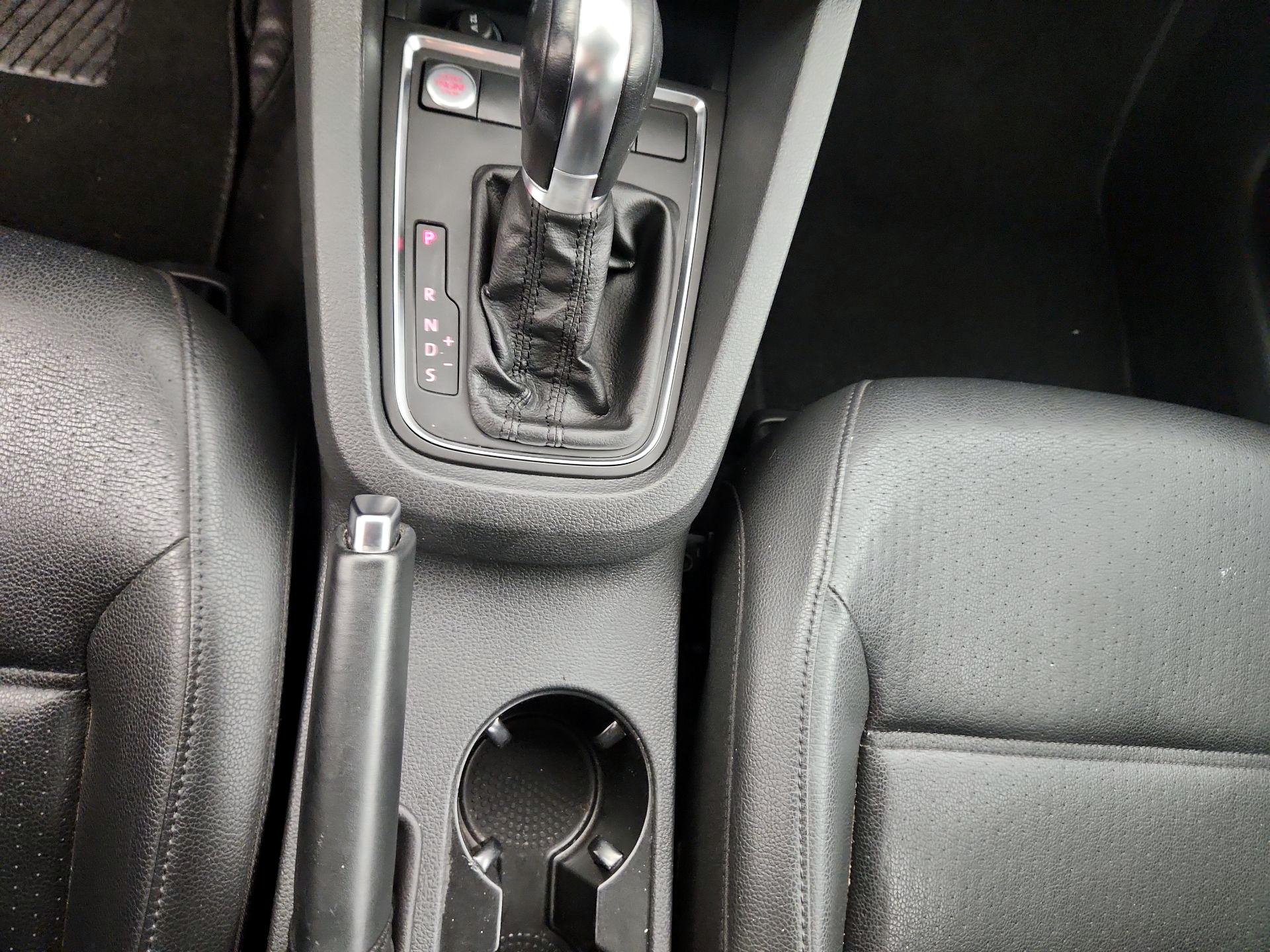 Thumbnail: 2017 Volkswagen Jetta - 17