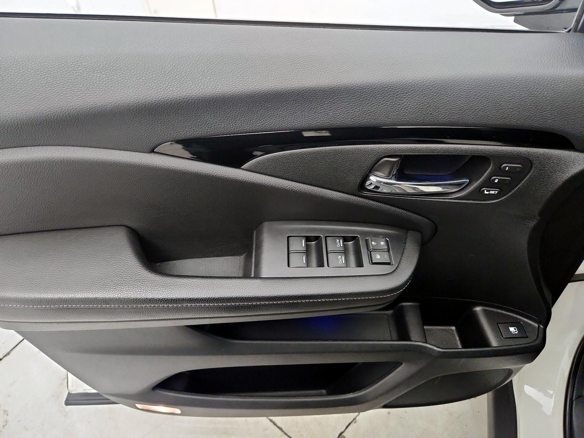 Thumbnail: 2019 Honda Ridgeline - 12