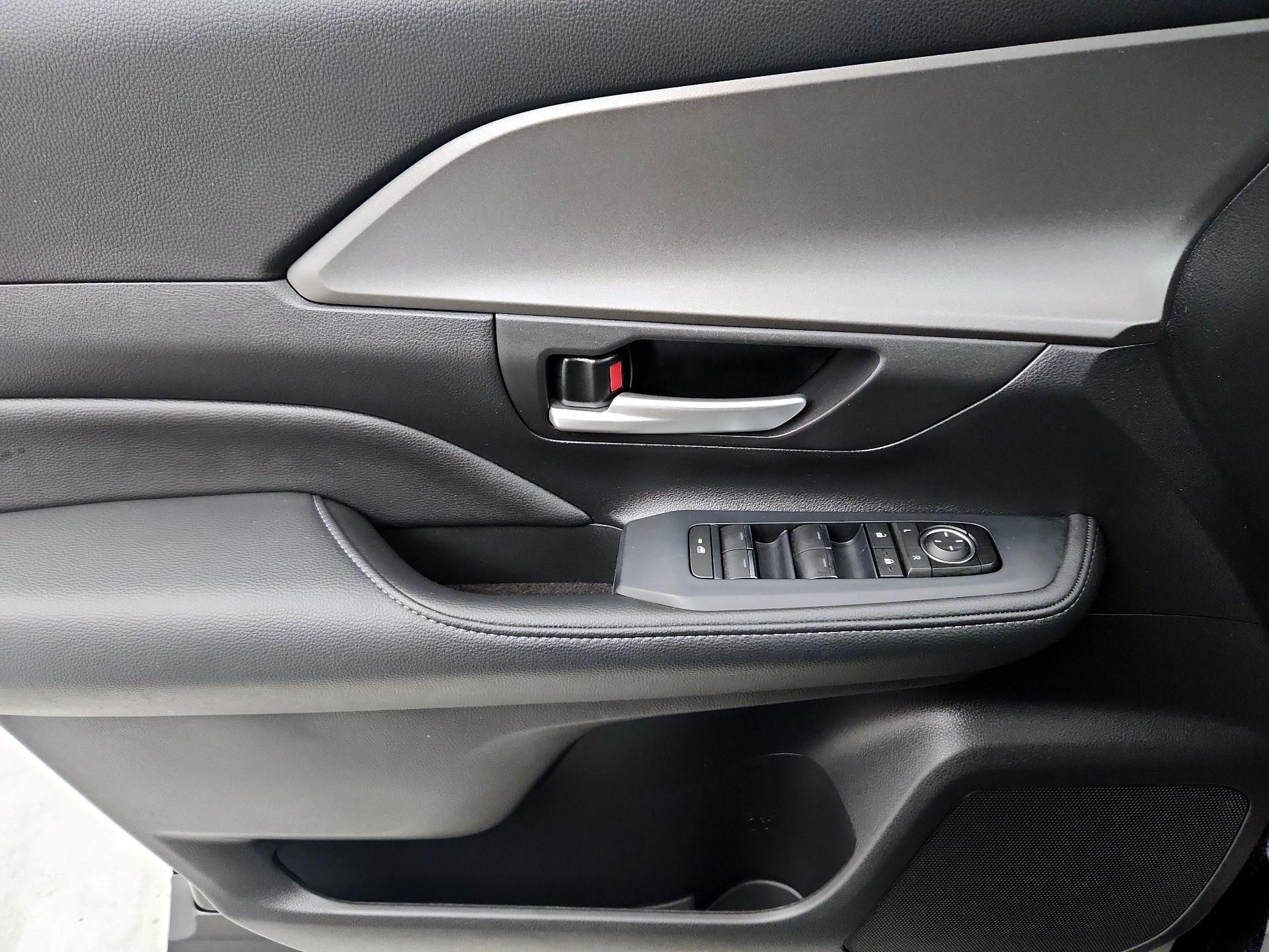 Thumbnail: 2025 Toyota Grand Highlander - 12