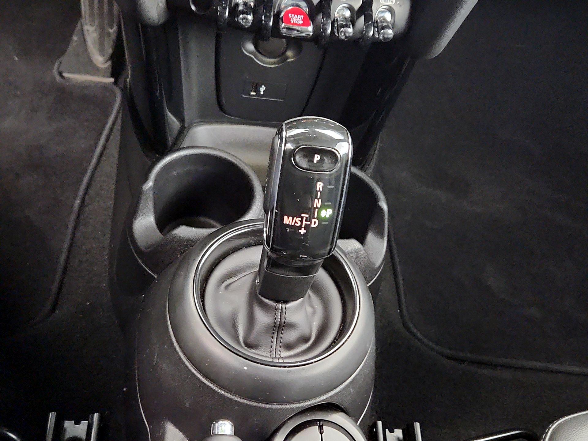 Thumbnail: 2022 MINI Cooper Hardtop - 17