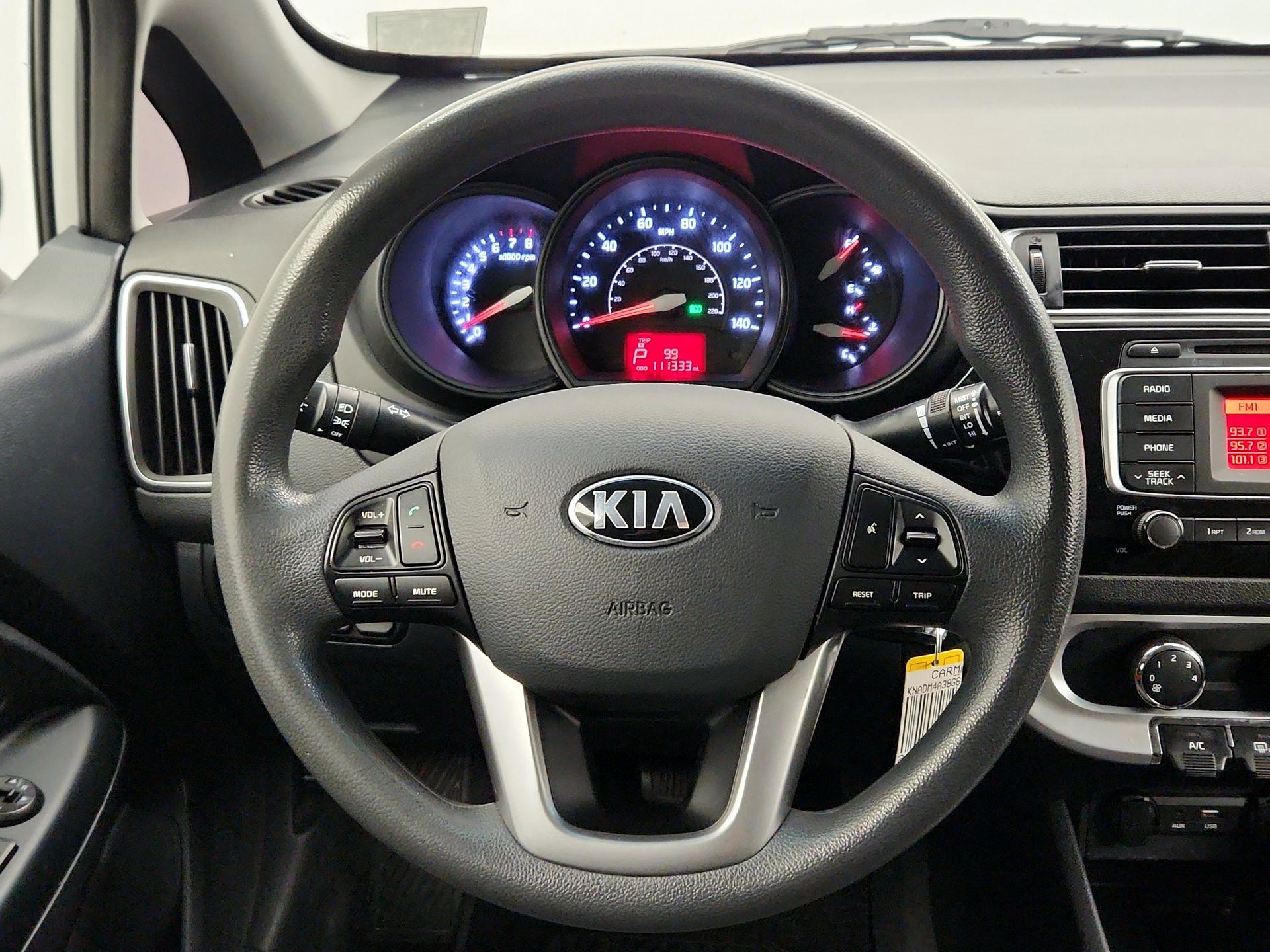 Thumbnail: 2016 Kia Rio - 10