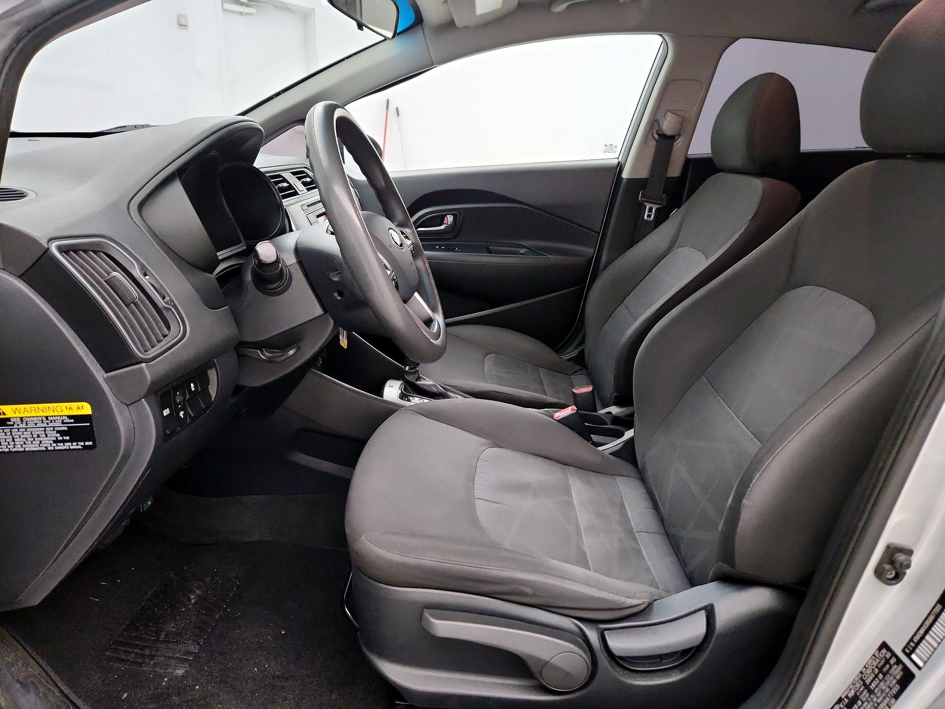 Thumbnail: 2016 Kia Rio - 11